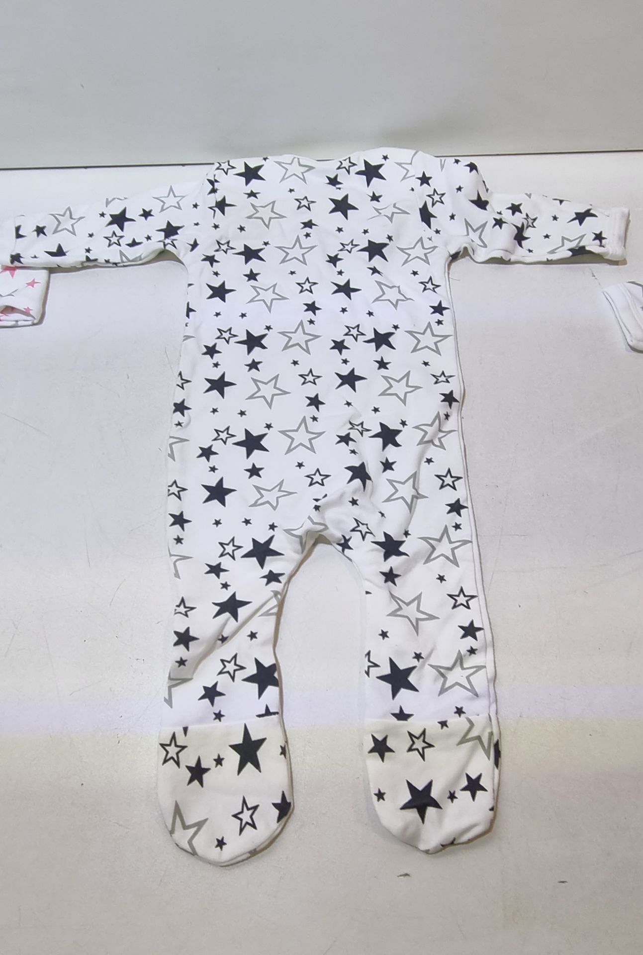 4 x Dinosaur/Star Babygrows in Various Colours & Sizes - Image 8 of 8