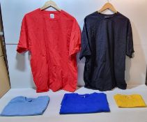 36 x Fruit Of The Loom/ Gildan Adult/Childrens T Shirts in Various Colours & Sizes