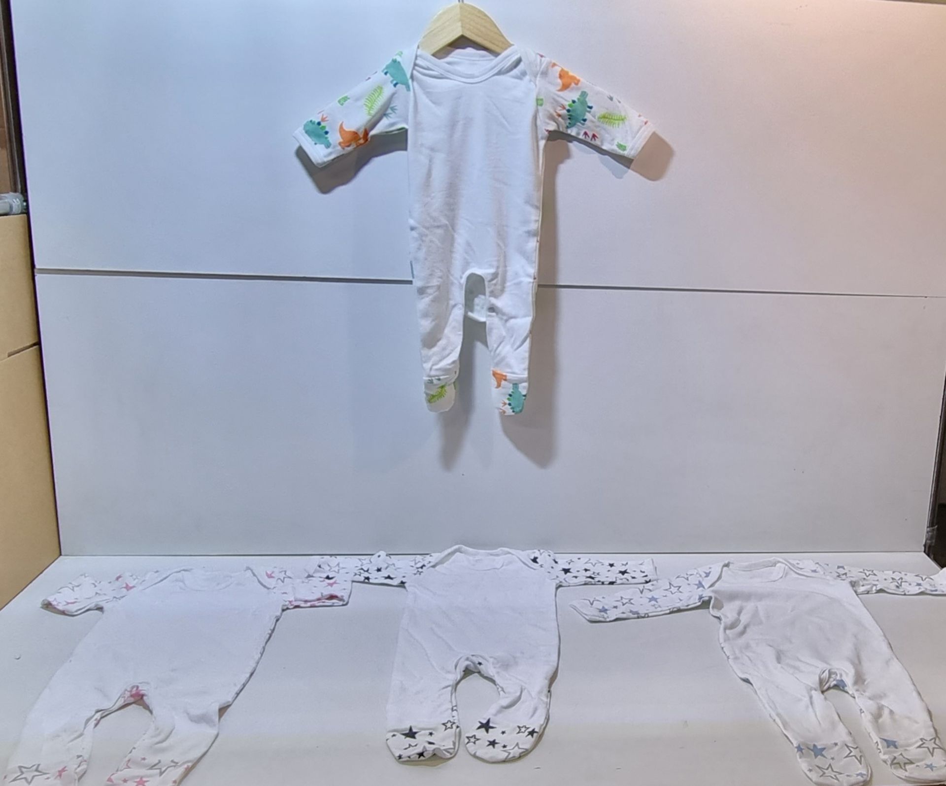 4 x Dinosaur/Star Babygrows in Various Colours & Sizes - Image 2 of 8