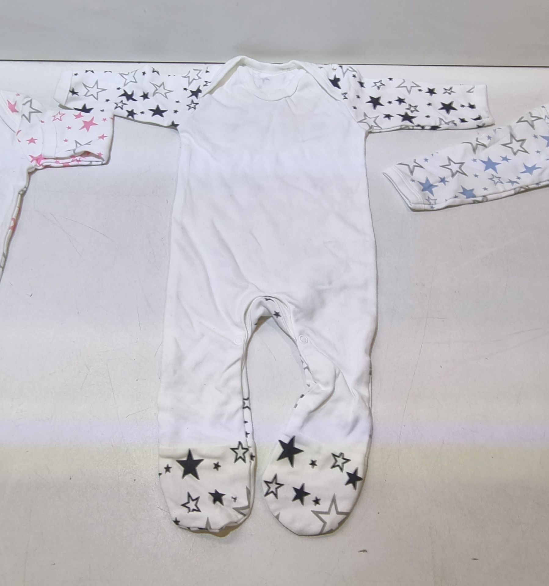 4 x Dinosaur/Star Babygrows in Various Colours & Sizes - Image 5 of 8