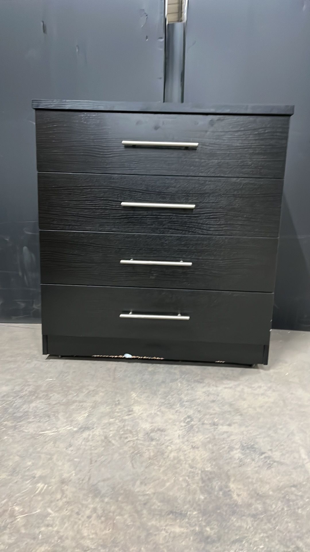 4 Drawer Chest of Drawers | Size: 81cm x 42cm x 77cm