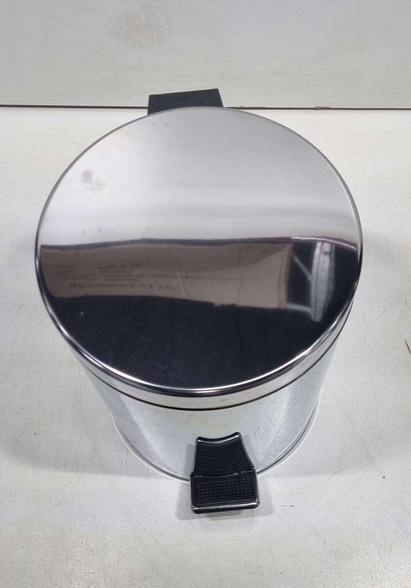 5 Litre Pedal Bin Chrome Gloss - Image 2 of 3