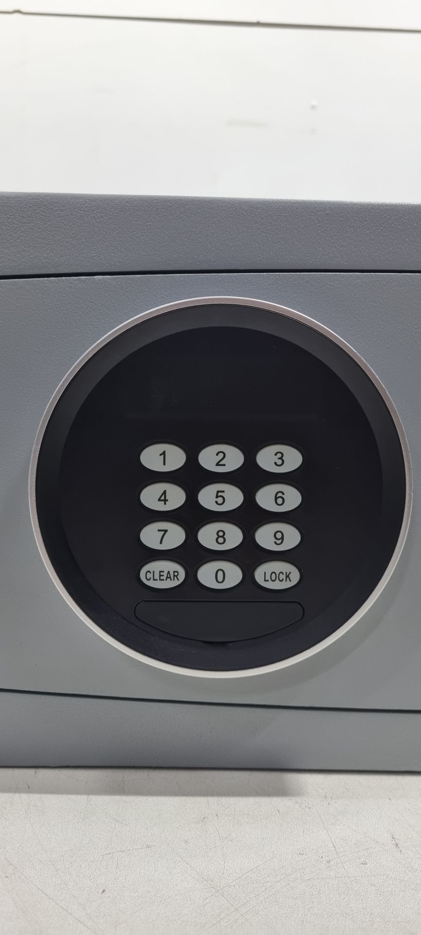 Securikey SFEV035ZE Electronic Lock Safe w/Key - Image 3 of 5