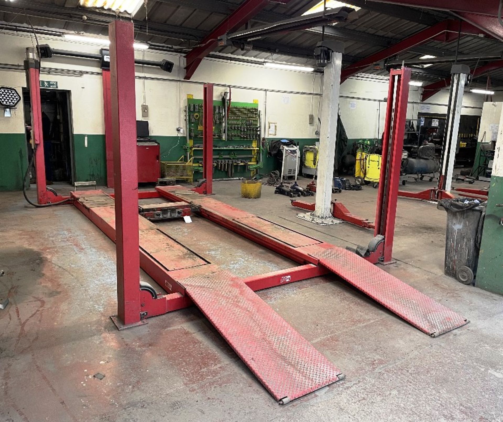 Space SQ406E 4000kg Four Post Vehicle Lift w/ Control Unit, Alignment Measuring Device & Accessories - Image 12 of 12