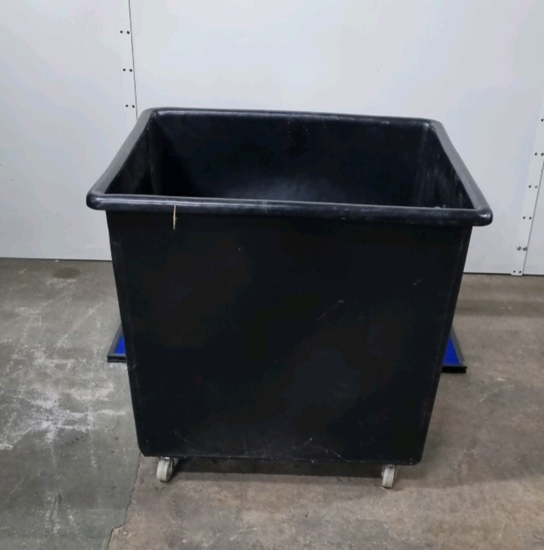 Storage Tub On Wheels | Size: H610 mm x W 550 mm x D 550 mm