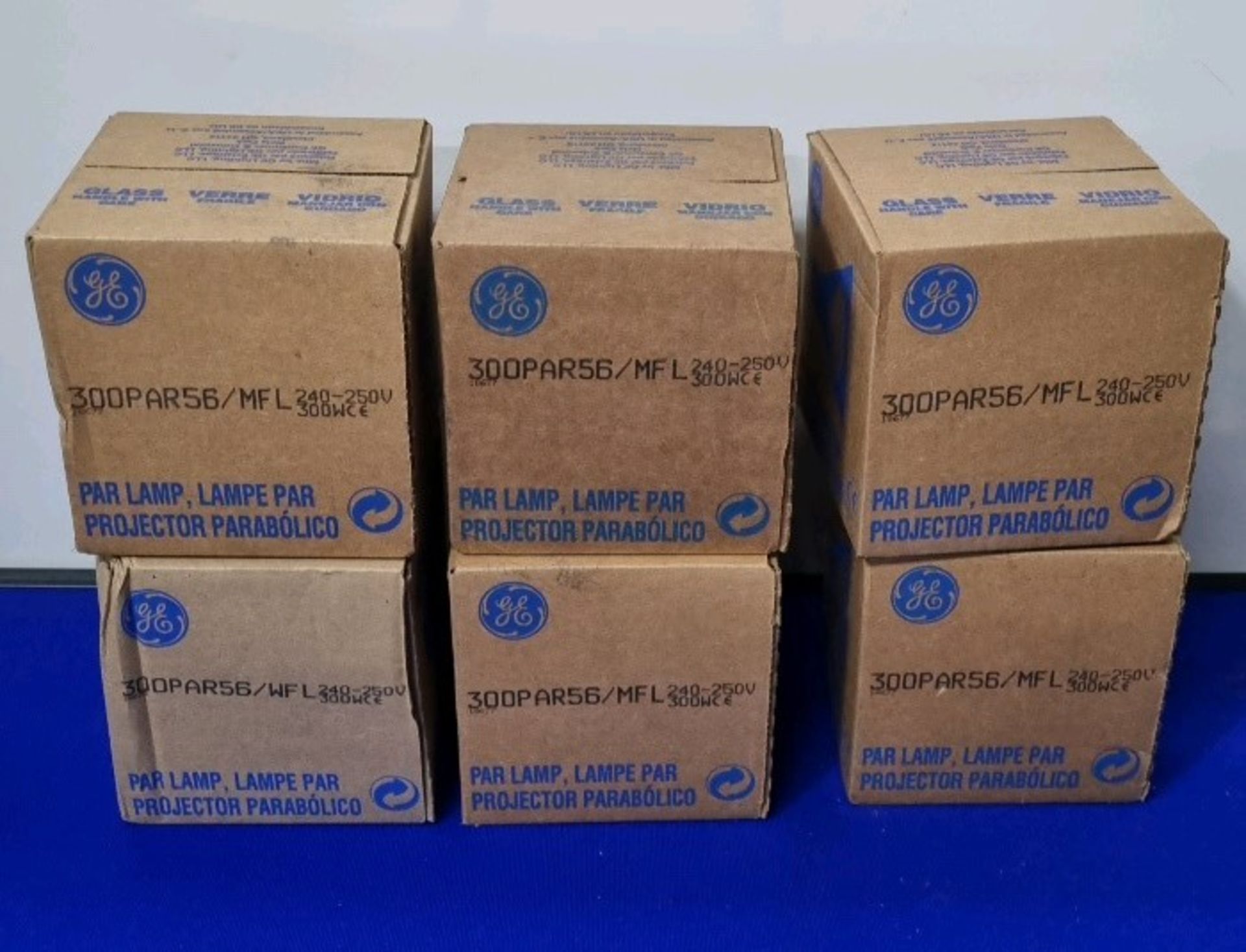 General Electrical 300PAR56/MFL Spot Lamp Bulbs 240-250 V 300 W