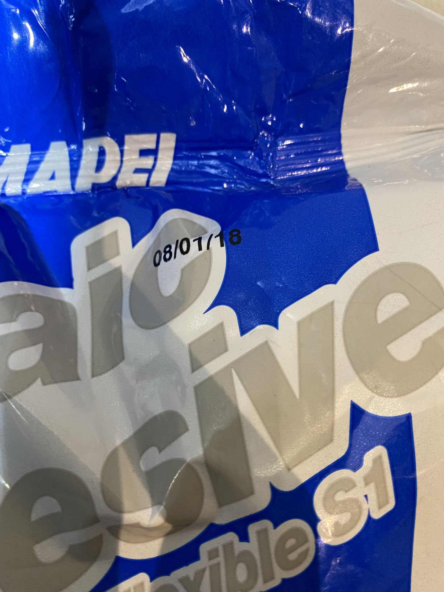 5 x Out Of Date Mapei Ready mixed White Tile Adhesive, 5kg , Best Before 08/01/18 - Image 3 of 3