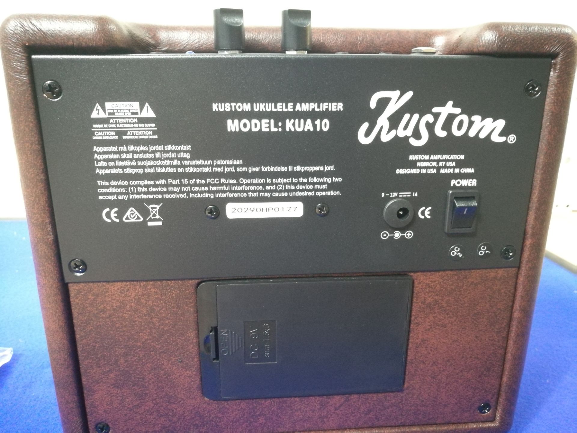 Kustom Ukulele Battery Powered Amp Package - 10W w/ Straps & Piezo Pickup - Image 6 of 7