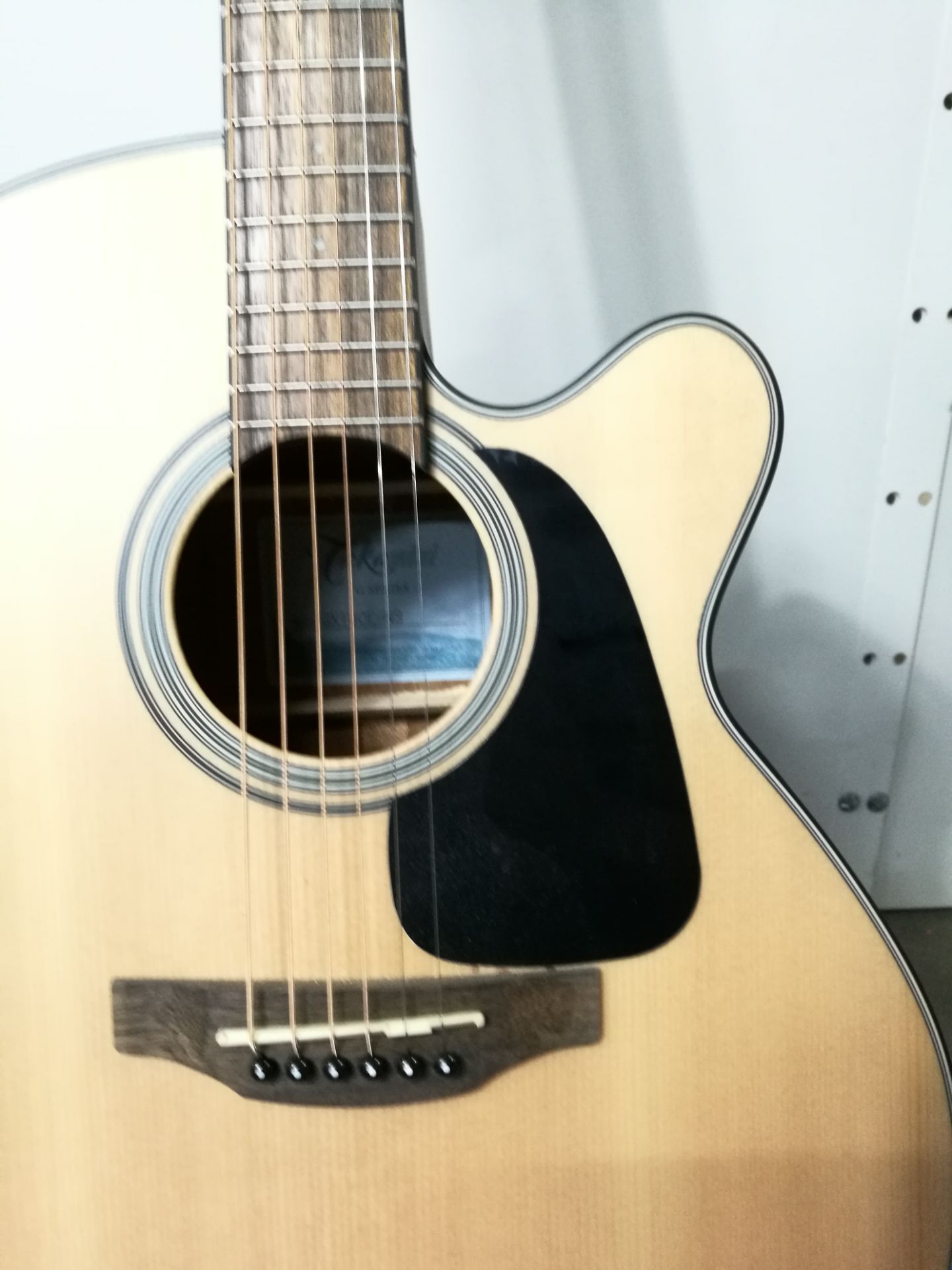 Takamine GX18CE 3/4 Size Taka-Mini Electro Acoustic Guitar in Natural Finish with Gig Bag - Image 5 of 9