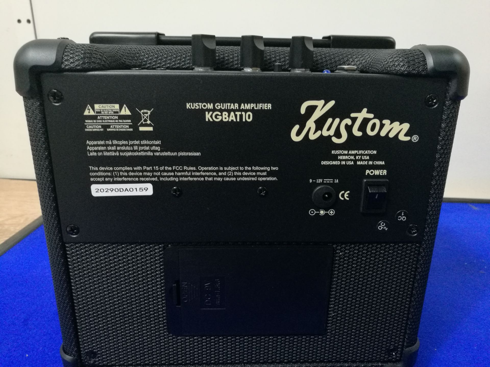 Kustom KG Series Battery Powered Guitar Amp 1 x 6" - 10W - Image 5 of 5