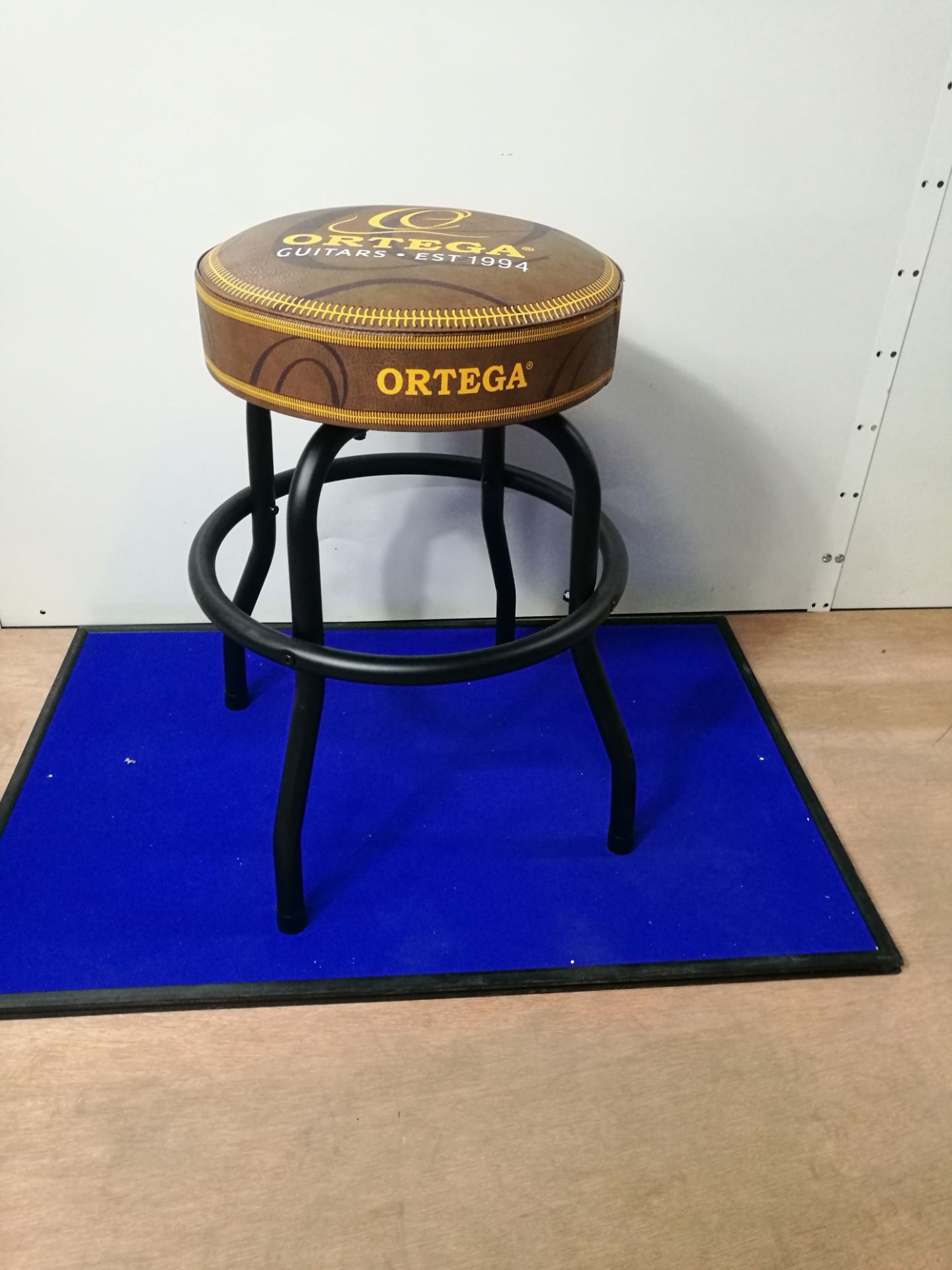 Ortega Guitars Bar Stool 24" - Brown Leather (OBS24V2)