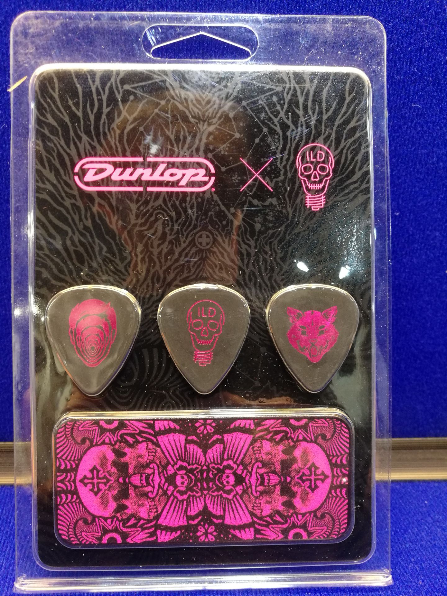 Jim Dunlop x ILOVEDUST Guitar Straps & Pick Set - Image 2 of 4