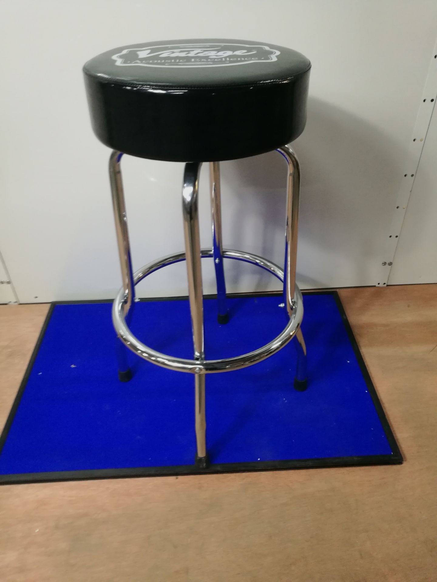 Vintage 'Acoustic Excellence' 30" Guitar Stool - Image 3 of 3