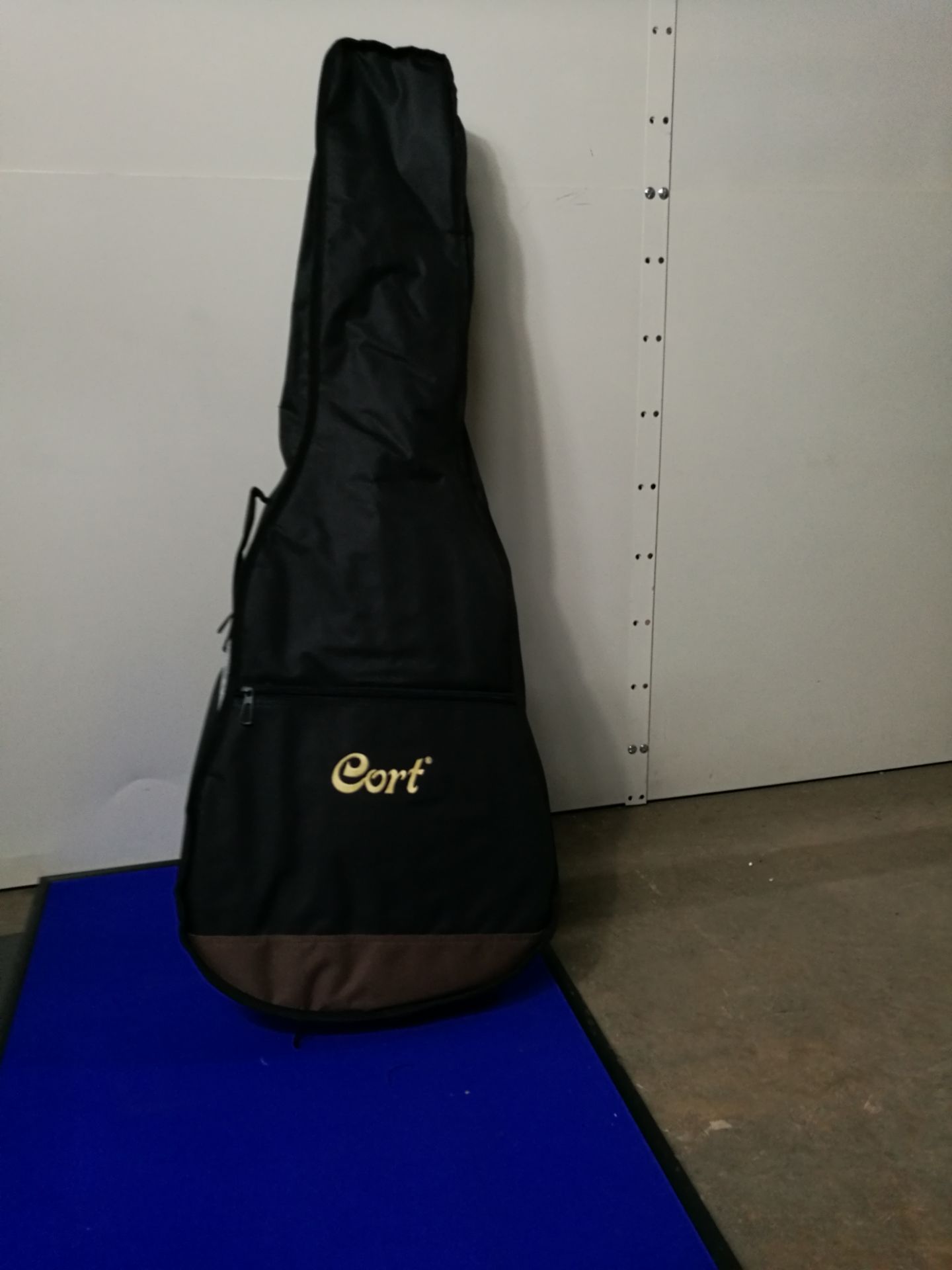 Cort AF510E NS Concert Size Electro Acoustic Guitar with Gig Bag - Natural Satin - Image 7 of 9