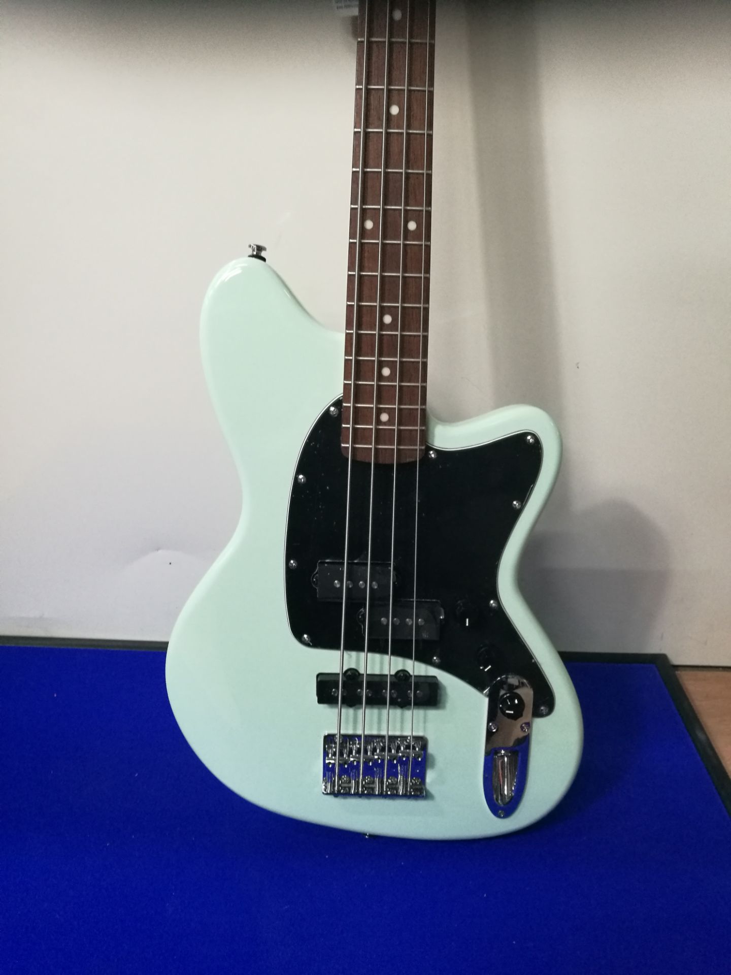 Ibanez TMB30 Short Scale Bass Mint Green | DAMAGE TO MACHINE HEAD (Please see pictures) - Image 3 of 8