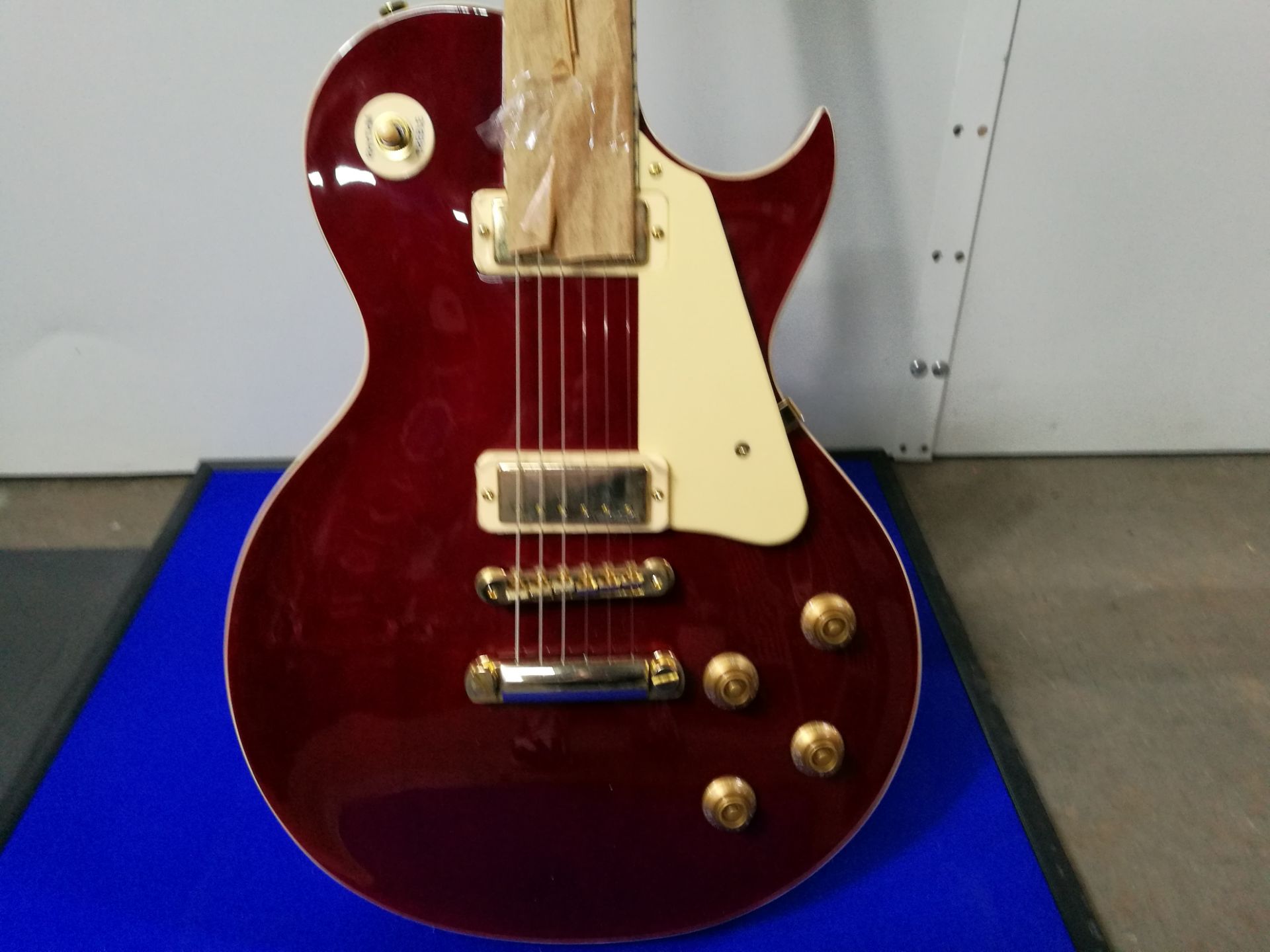 Vintage V100 Reissued Electric Guitar - Wine Red - Image 3 of 6