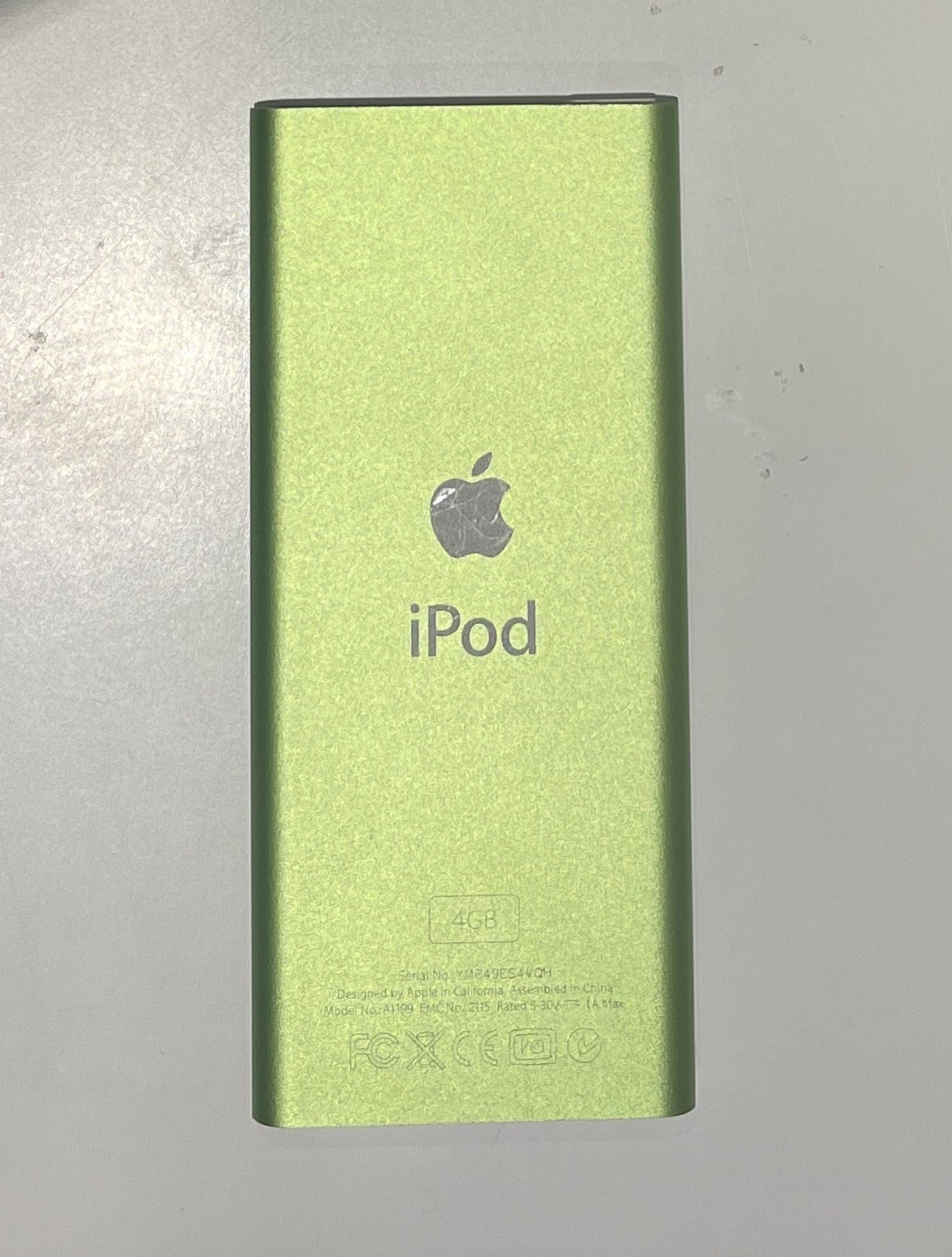 Apple iPod 4gb with Charger & Case | FAULTY SEE DESCRIPTION - Image 2 of 2