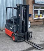 Linde Electric Fork Lift Truck With Charger | Model: E14-02 | Serial Number: H2X335T02417