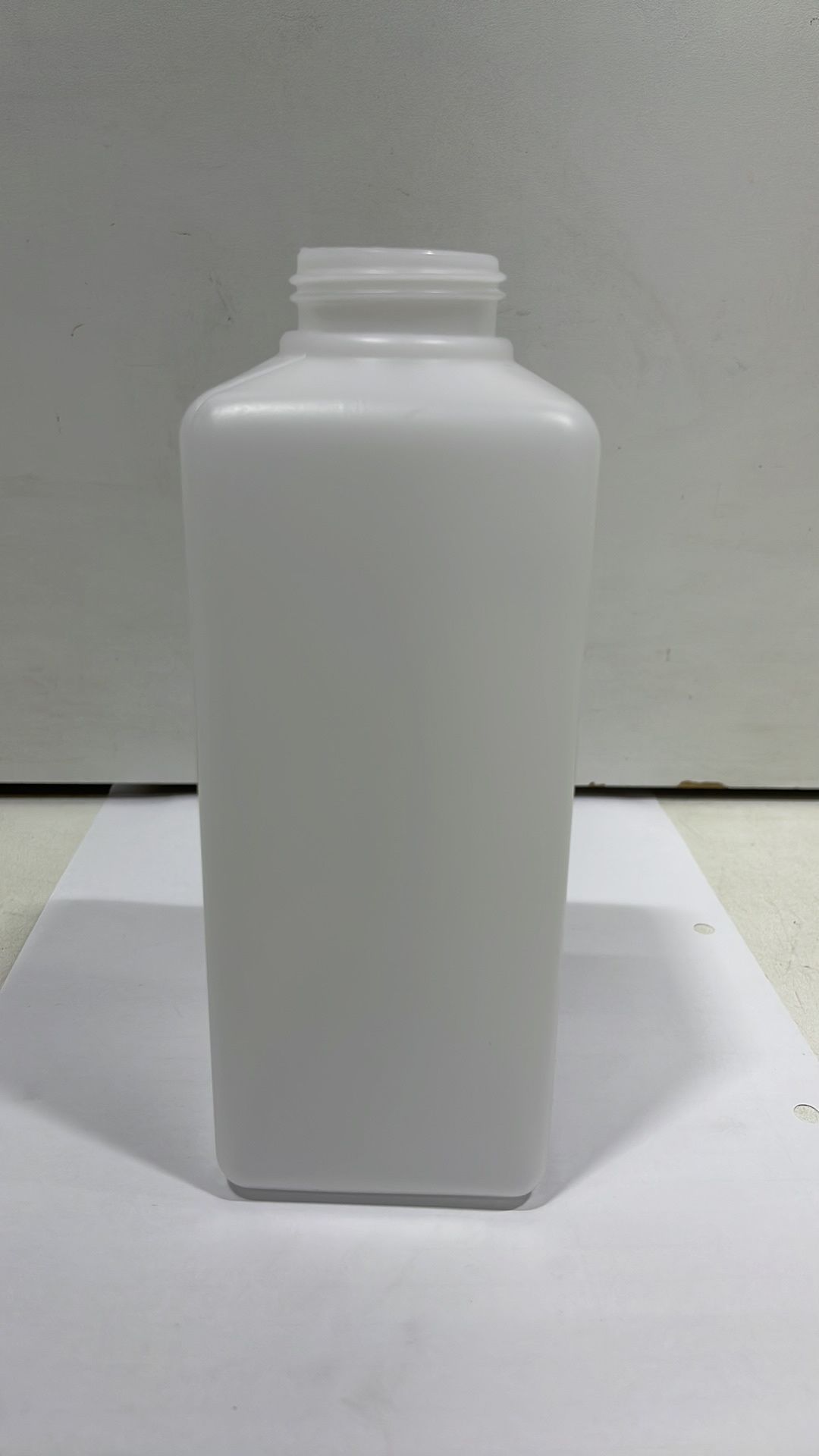 1 x Pallet x 24 Boxes x 108 Per Box | White PE Plastic Bottles | Size: 16 x 7cm Square Bottles - Image 3 of 3