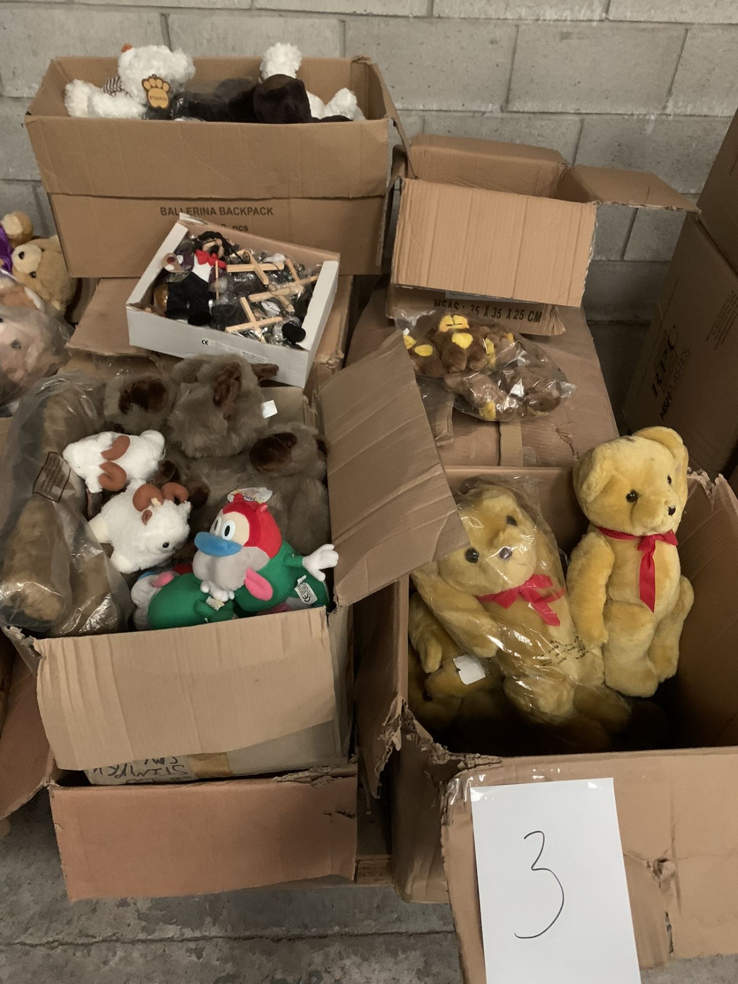 760 x Assorted Soft Toys and Puppets - Image 2 of 4