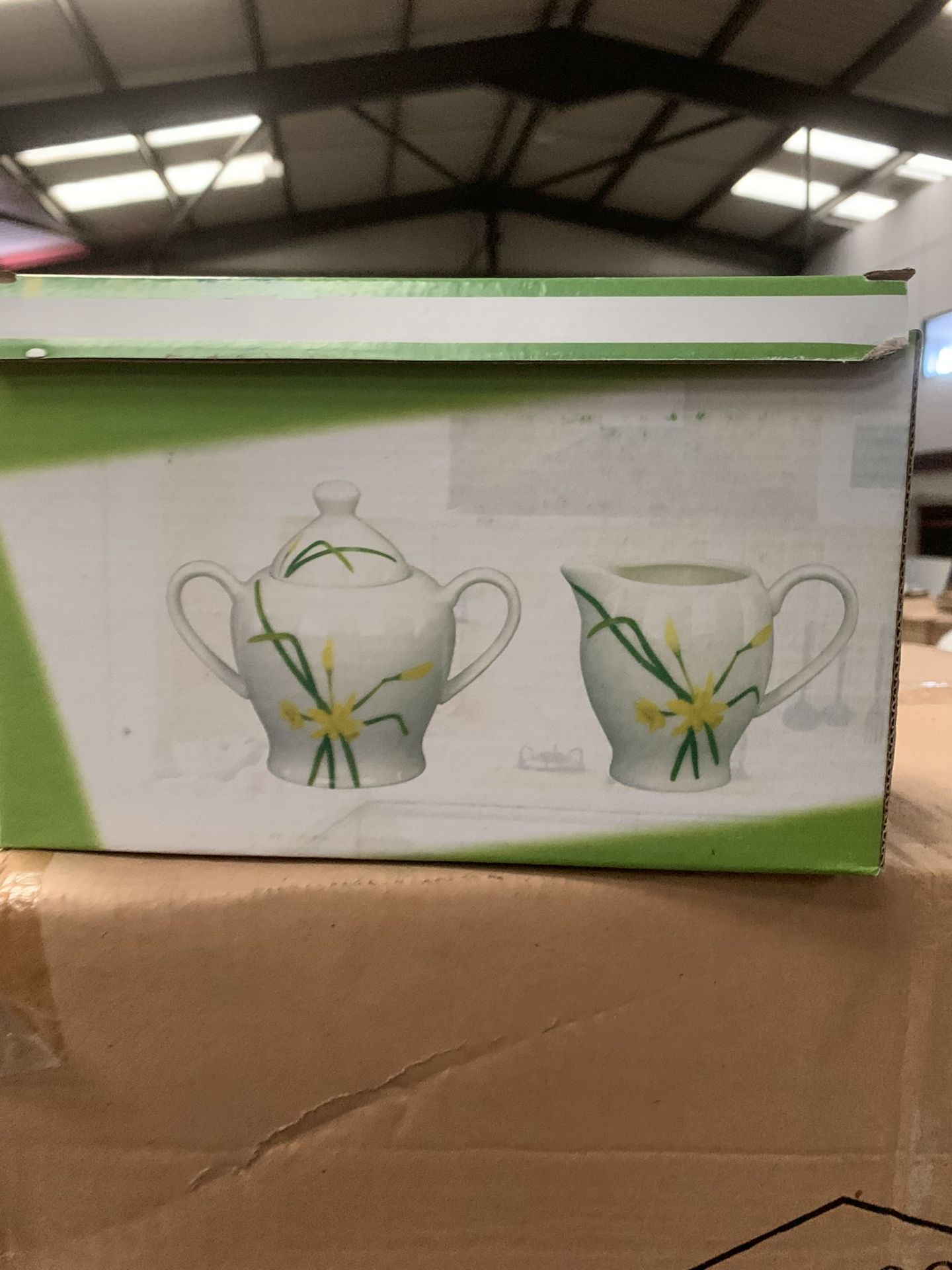 912 x Daffodil Themed Crockery Sets - Image 5 of 6