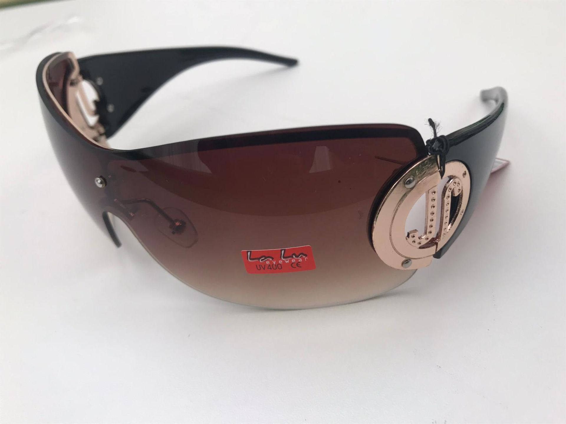 500 x La Lu Branded Sunglasses | Various Styles - Image 31 of 64