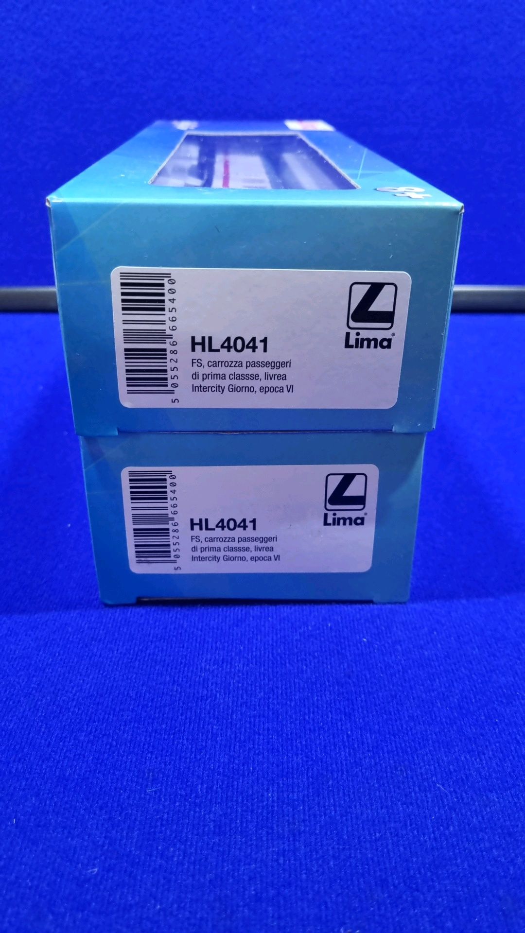 2 x Lima H/0 Scale Coaches HL4041 RRP £51.98 - Image 4 of 4