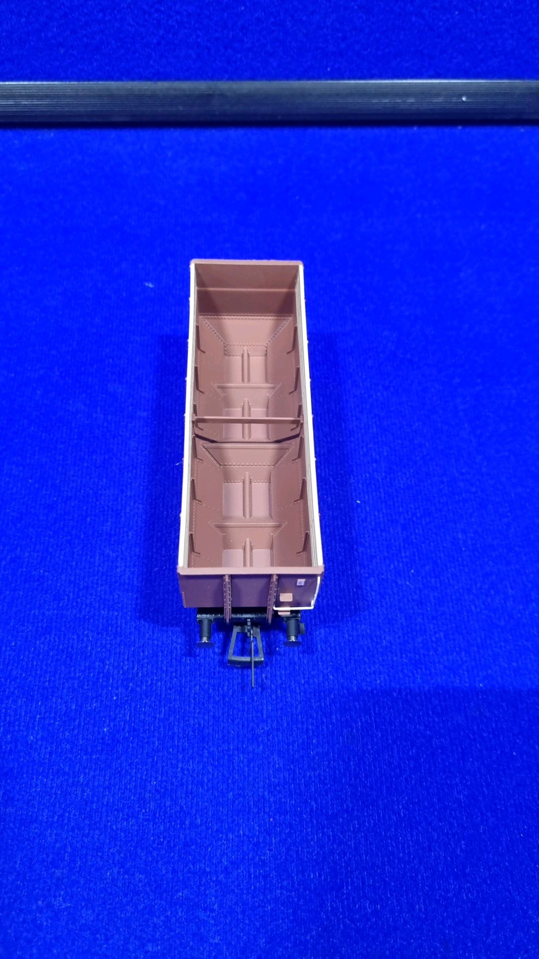 3 x Hornby 20 Ton Coke Hoppers R6838A - Image 4 of 5