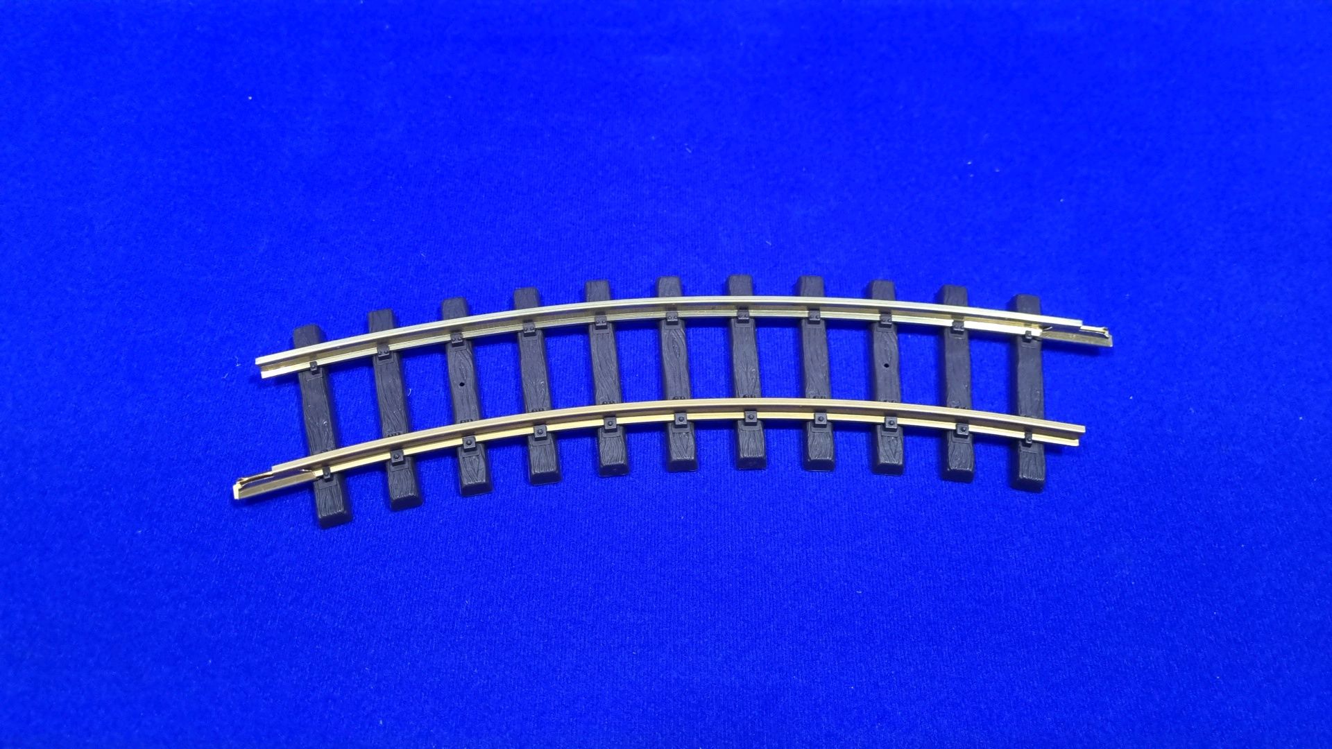 1 x LGB G Scale Curved Track Pack Of 12 SKU11000 RRP £114.05 - Image 2 of 3