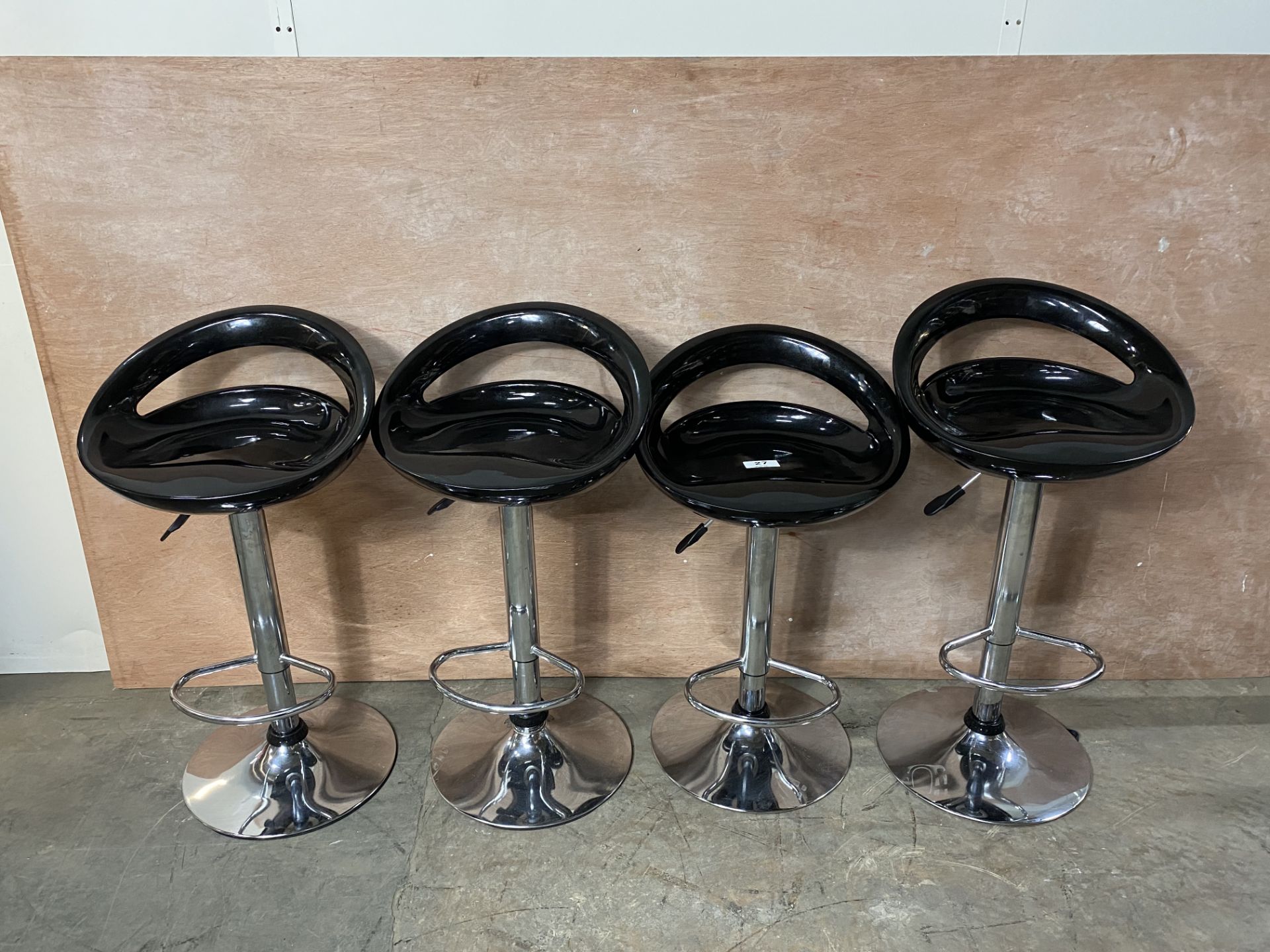 4 x Black Plastic Adjustable Breakfast Bar Stools