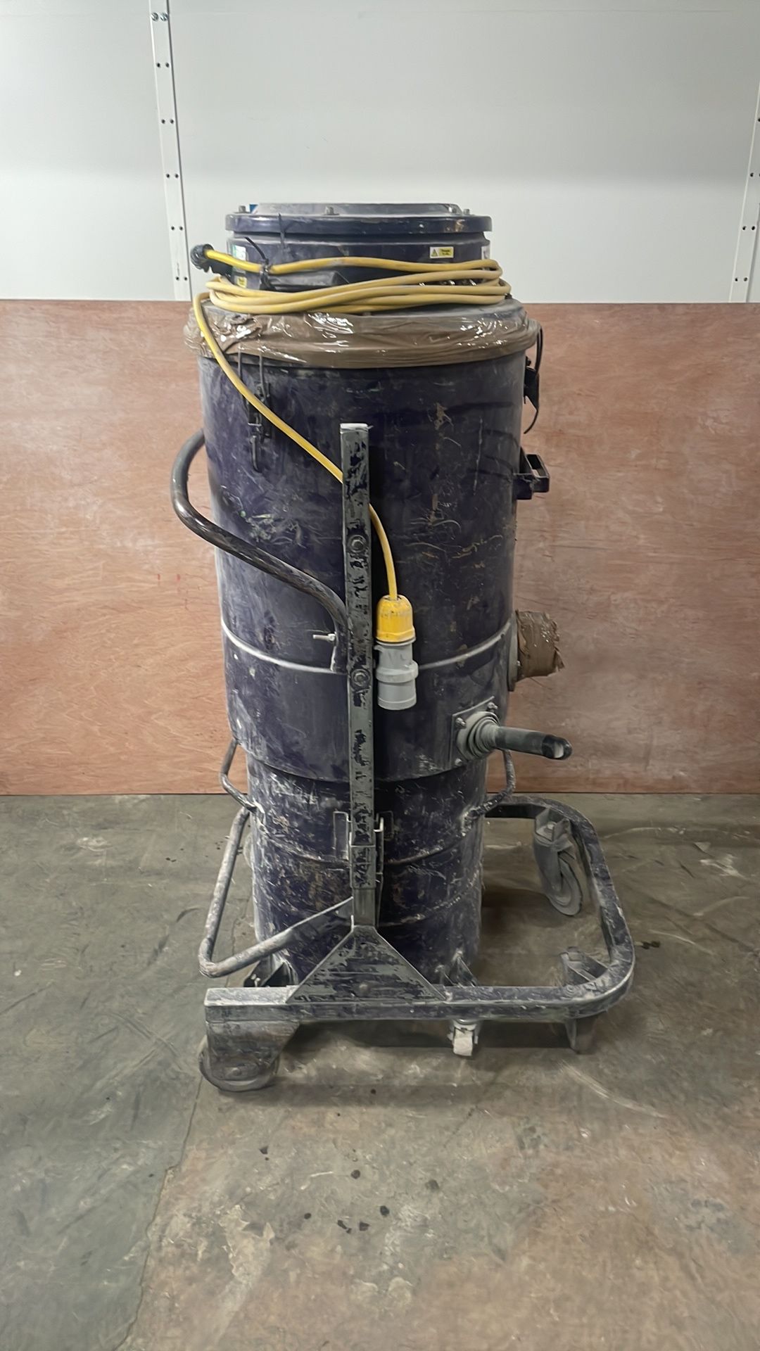 5 x Industrial Hoovers - Image 12 of 29