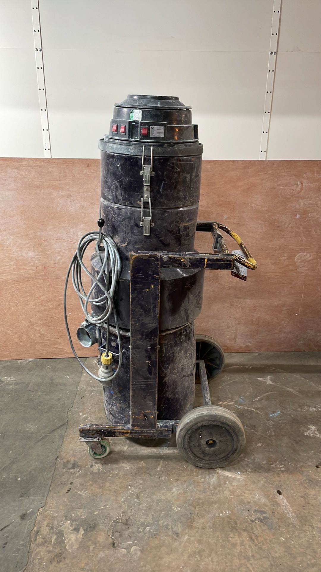 5 x Industrial Hoovers - Image 6 of 29