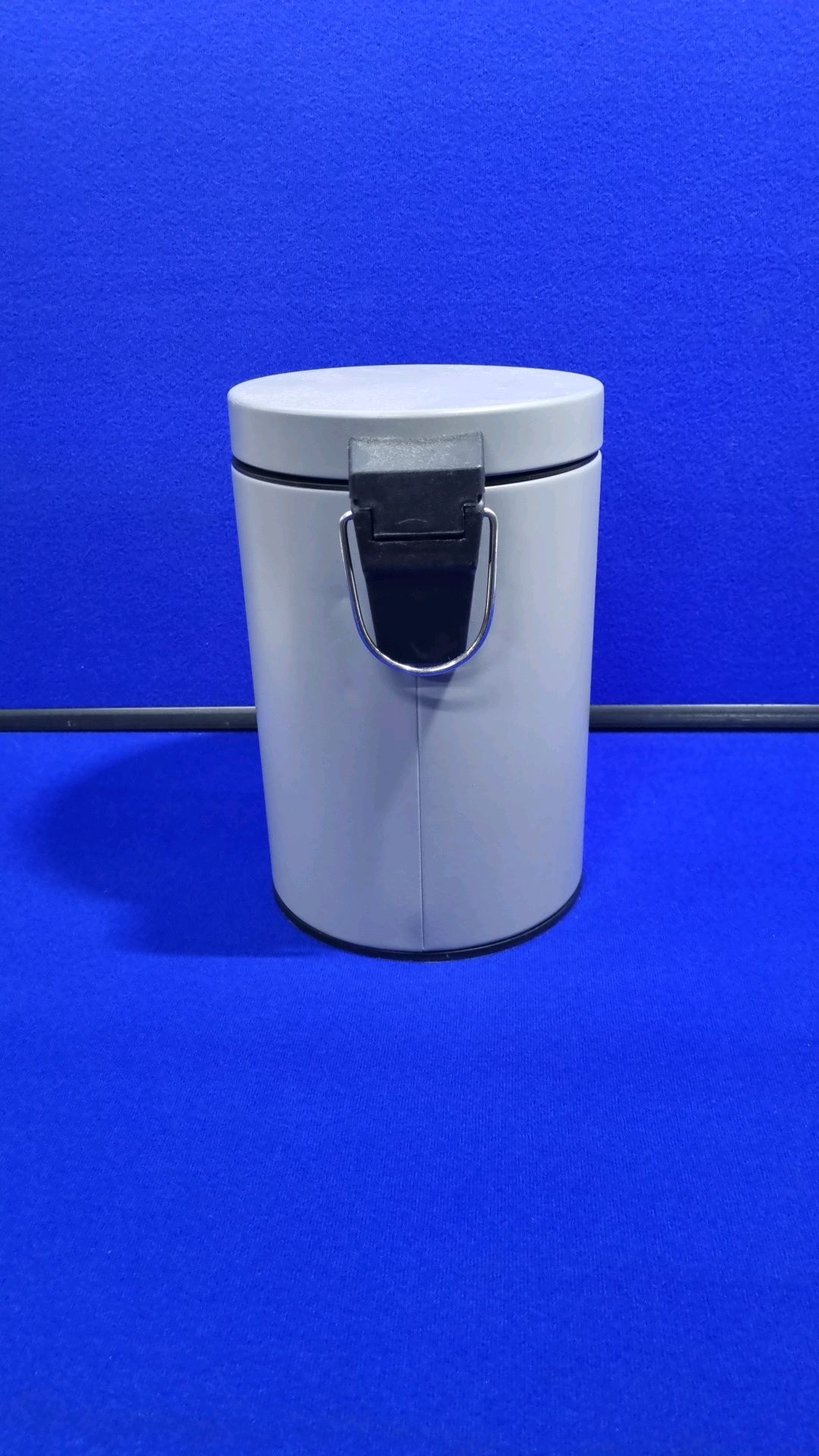 3 Litre Matt Grey Pedal Bin - Image 2 of 5