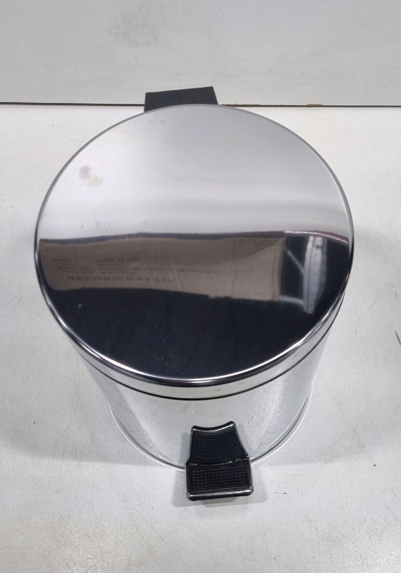 3 Litre Chrome Gloss Pedal Bin - Image 2 of 5