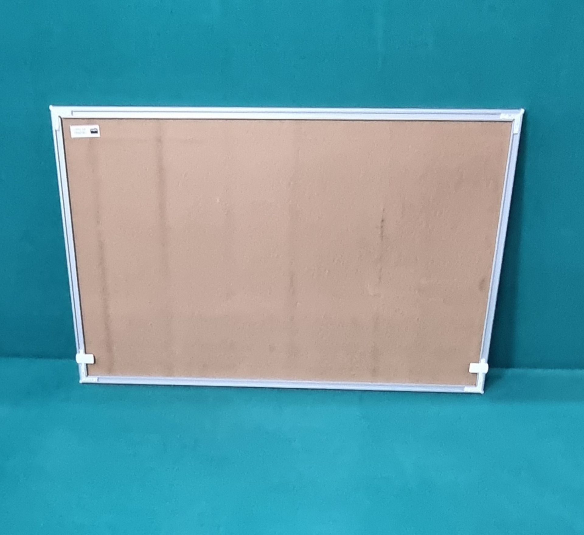 1 x Magnetic Dry Wipe Marking Board With Board Wiper And Magnets 890mm x 590mm - Image 2 of 3