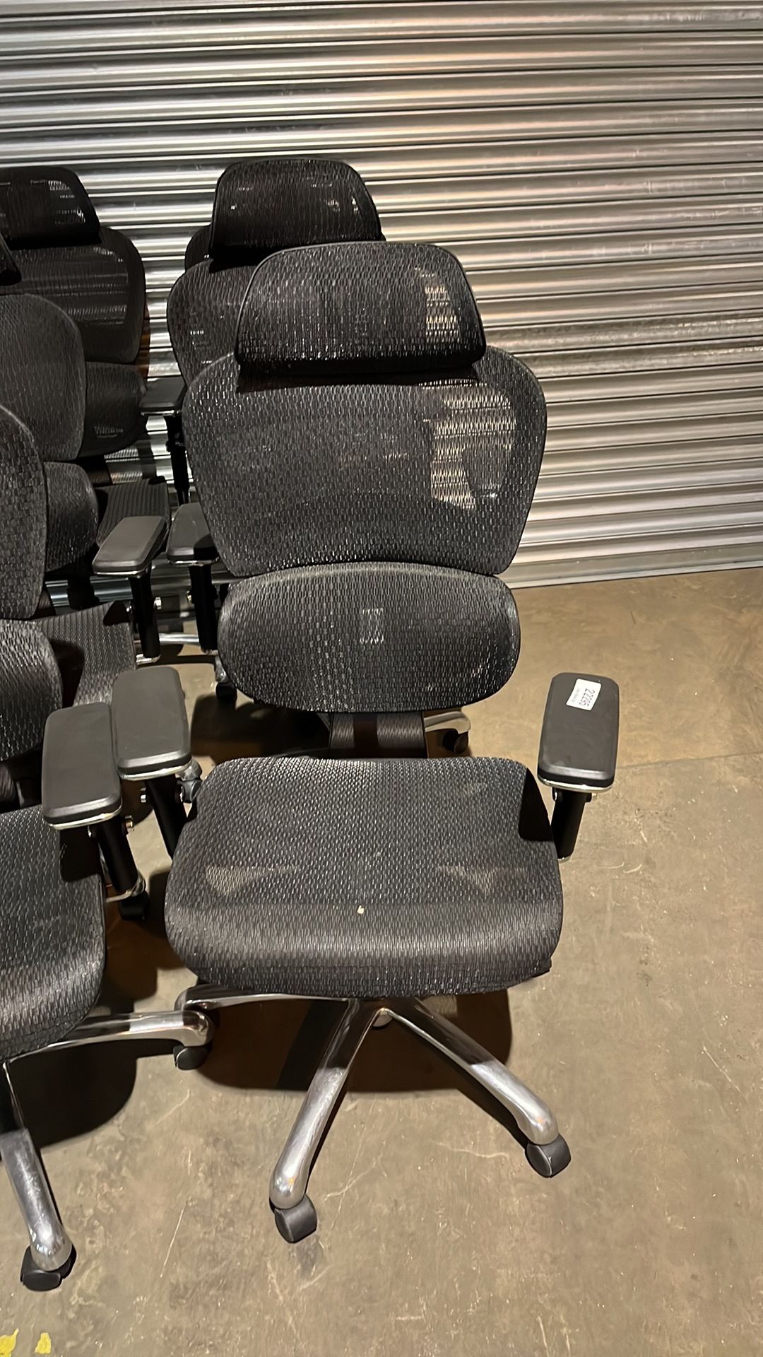 6 x Black Fabric Wheeled Office Chairs - Image 2 of 4