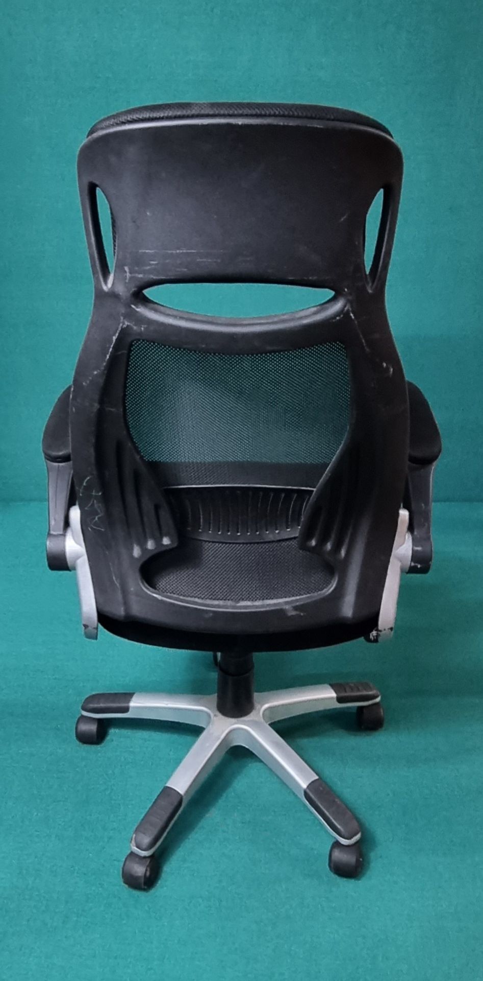 Black/Silver Adjustable Office Desk Chair - Image 4 of 4