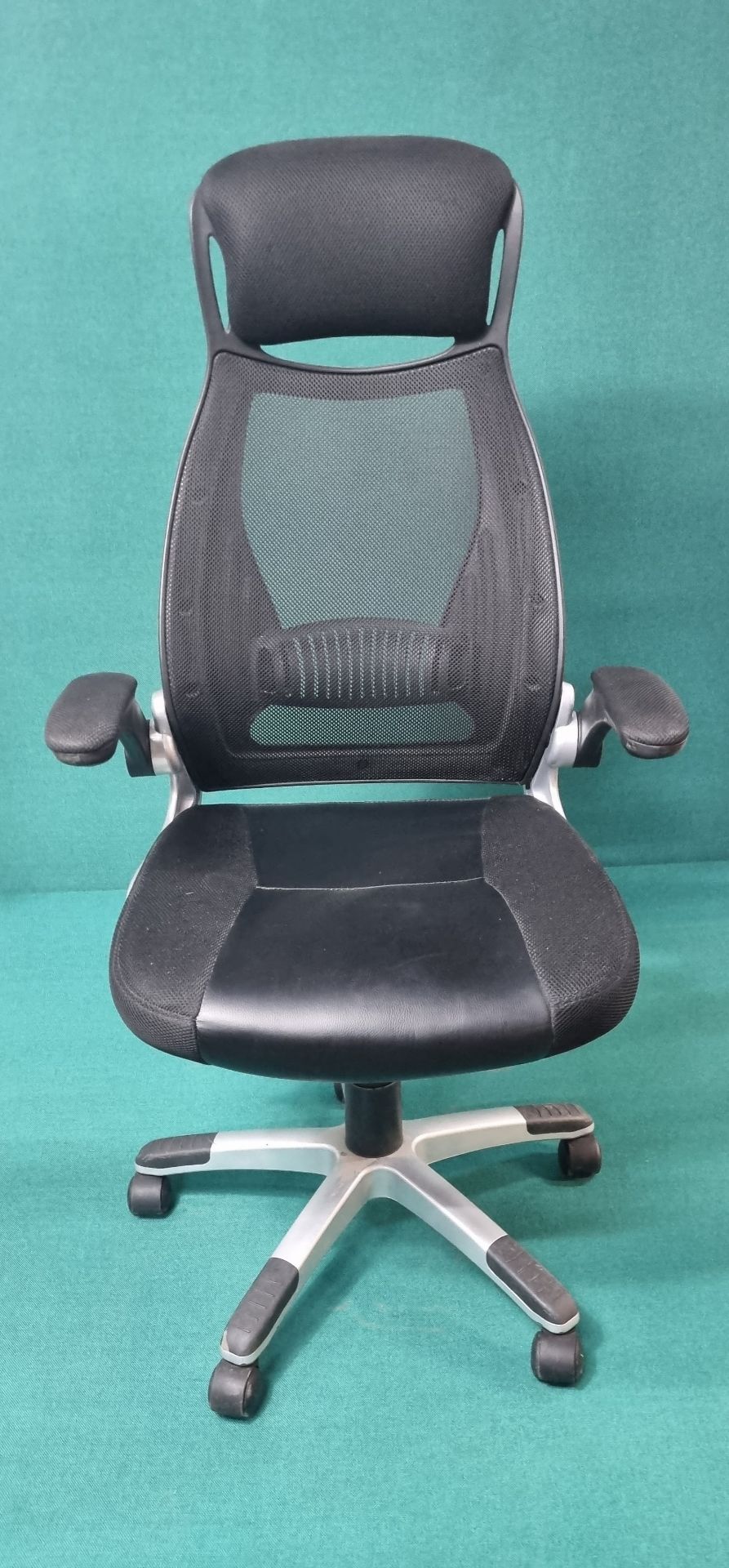 Black/Silver Adjustable Office Desk Chair