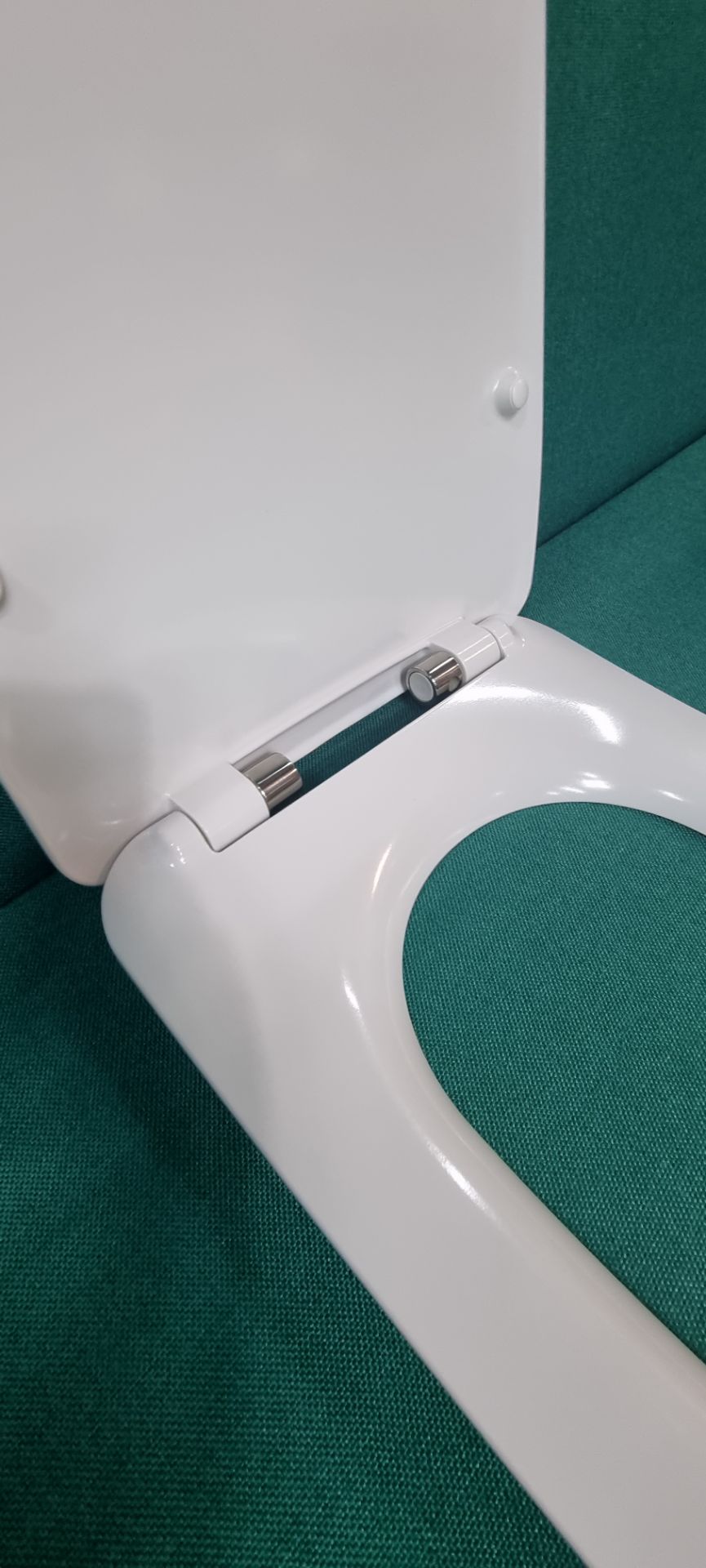 Ex-Display Liberty Duraplast S10150 Soft Close Quick Release Toilet Seat White - Image 4 of 7