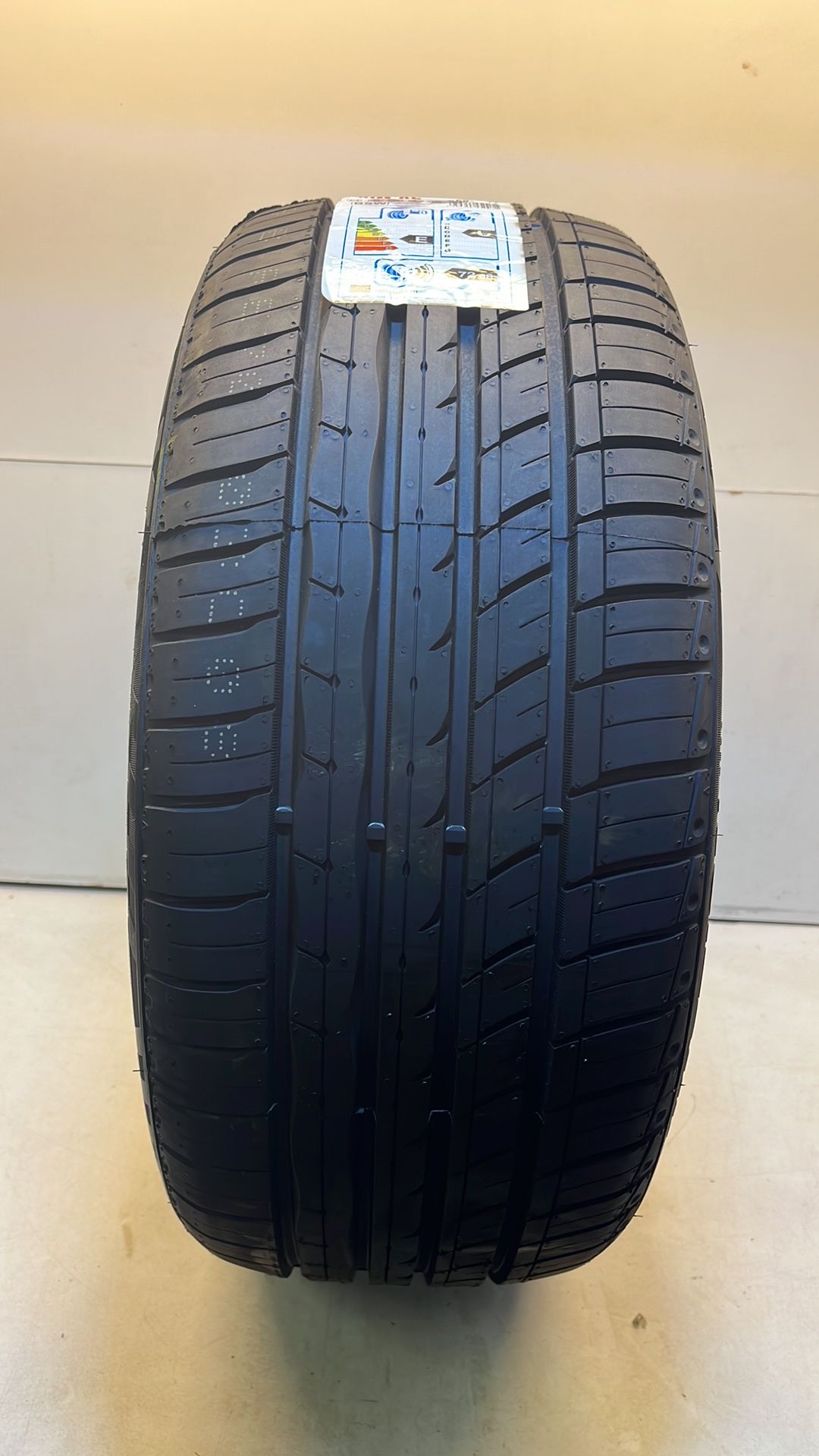 Roadx | Rxmotion U11 | 225/50ZR17 Tyre - Image 2 of 6