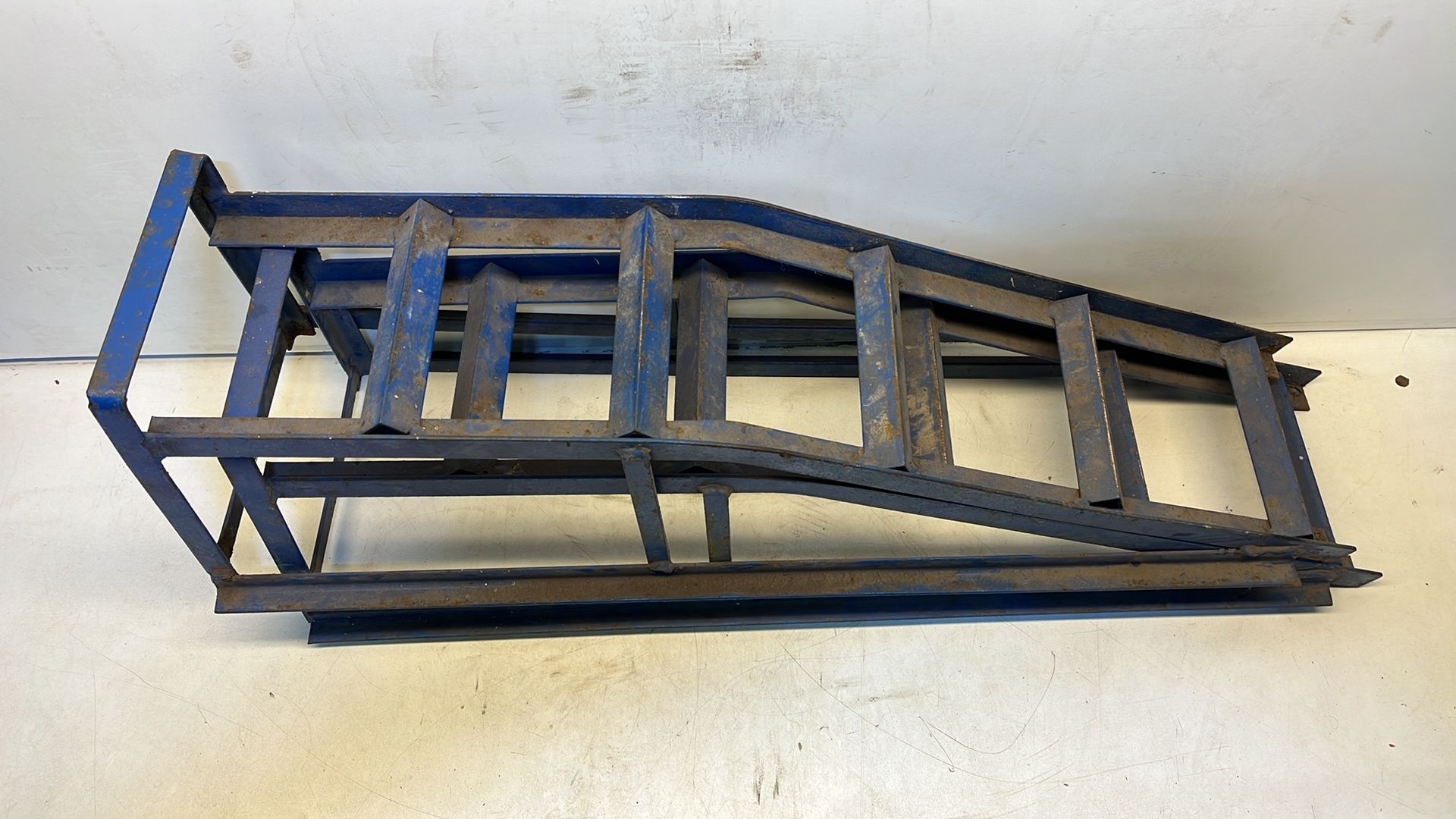 Unbranded Set Of Car Ramps - Image 2 of 2