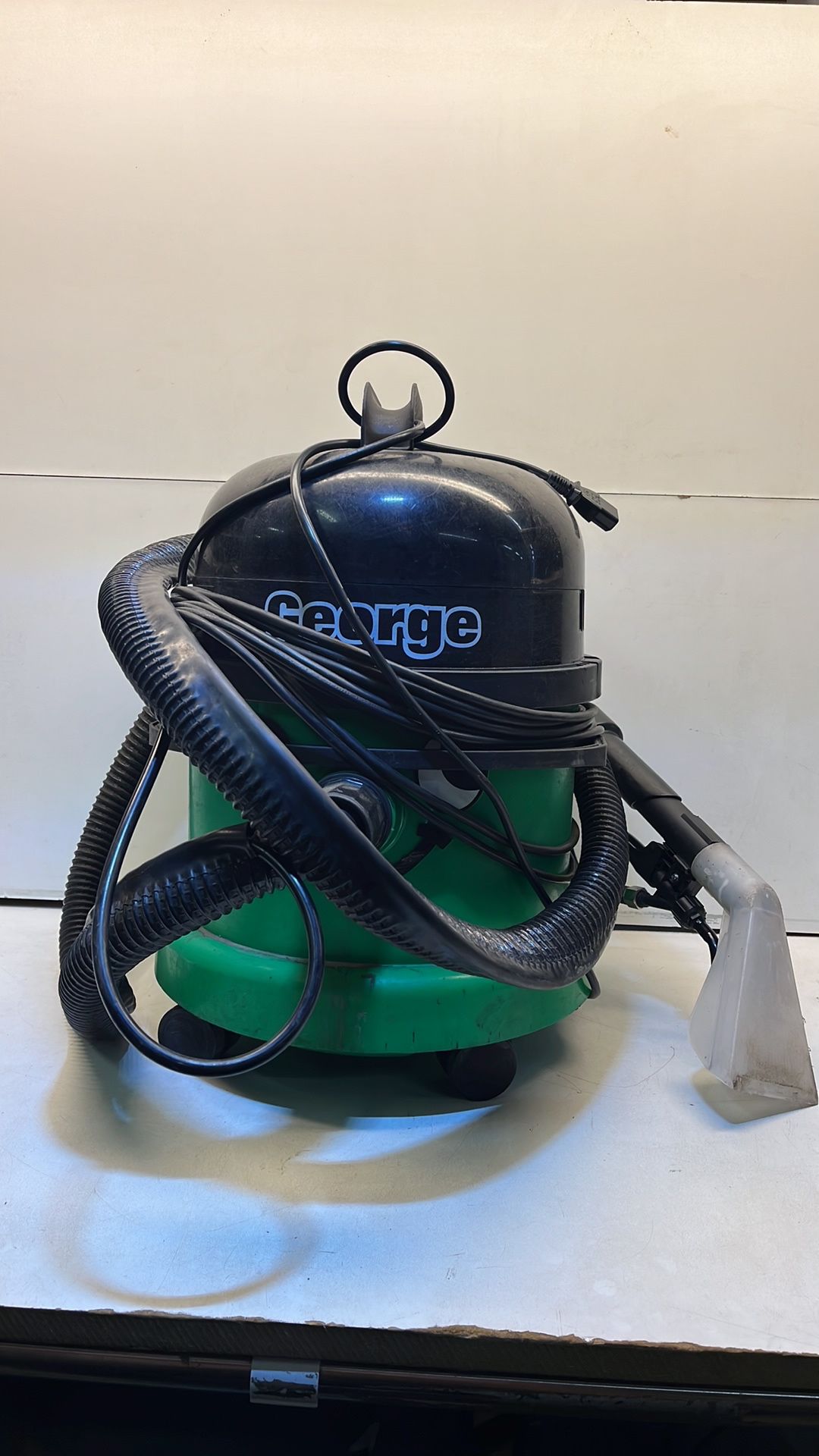 George GVE370-2 Numatic Wet And Dry Hoover