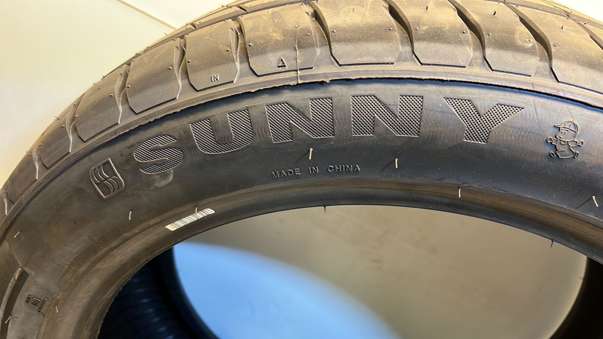 Sunny | NA305 | 225/45ZR17 Tyre - Image 4 of 5