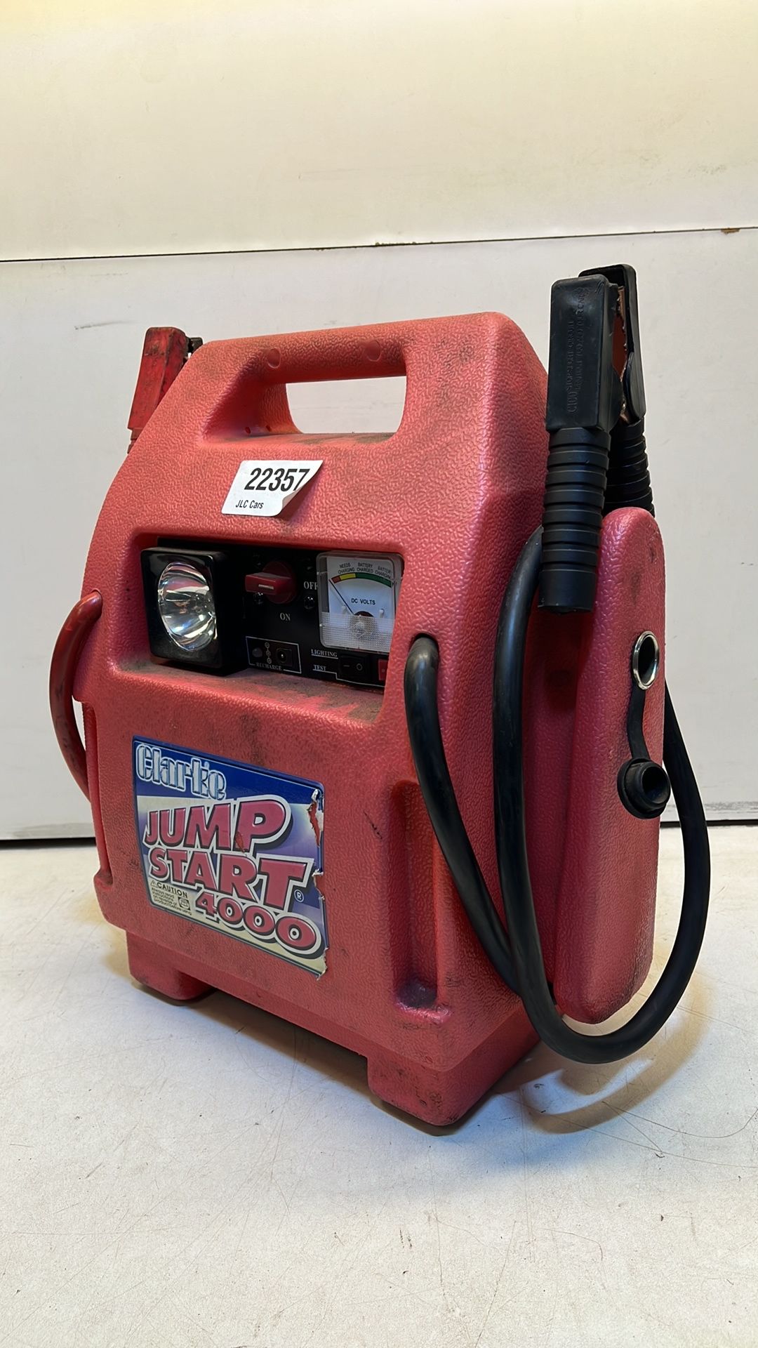 Clarke Jump Start 4000 12Volt Rechargeable Power Supply - Image 3 of 3