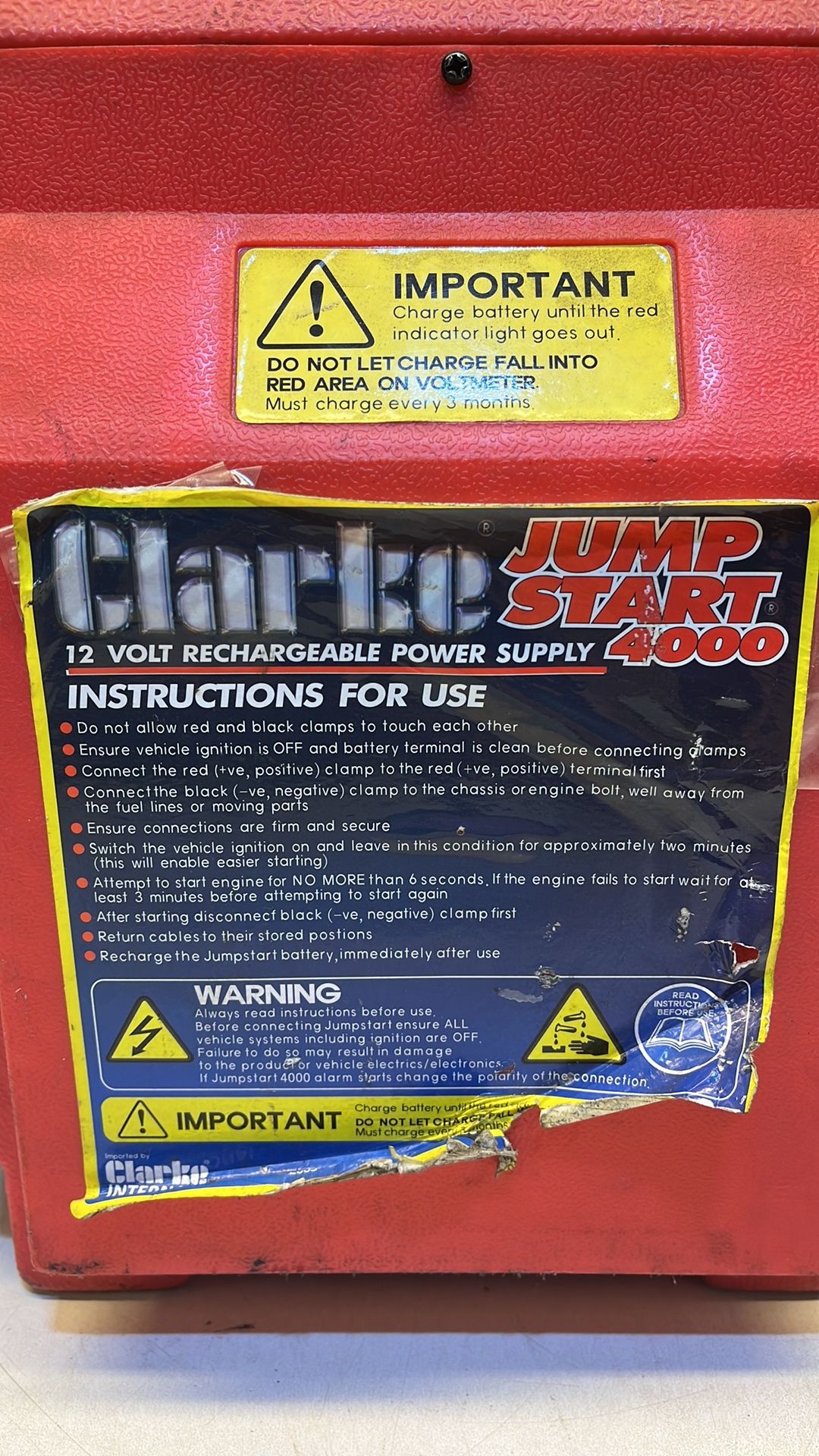 Clarke Jump Start 4000 12Volt Rechargeable Power Supply - Image 2 of 3