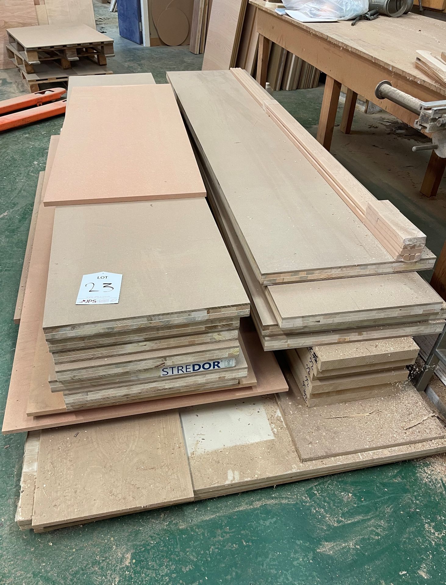 Quantity of Assorted Size Sheets of Wood