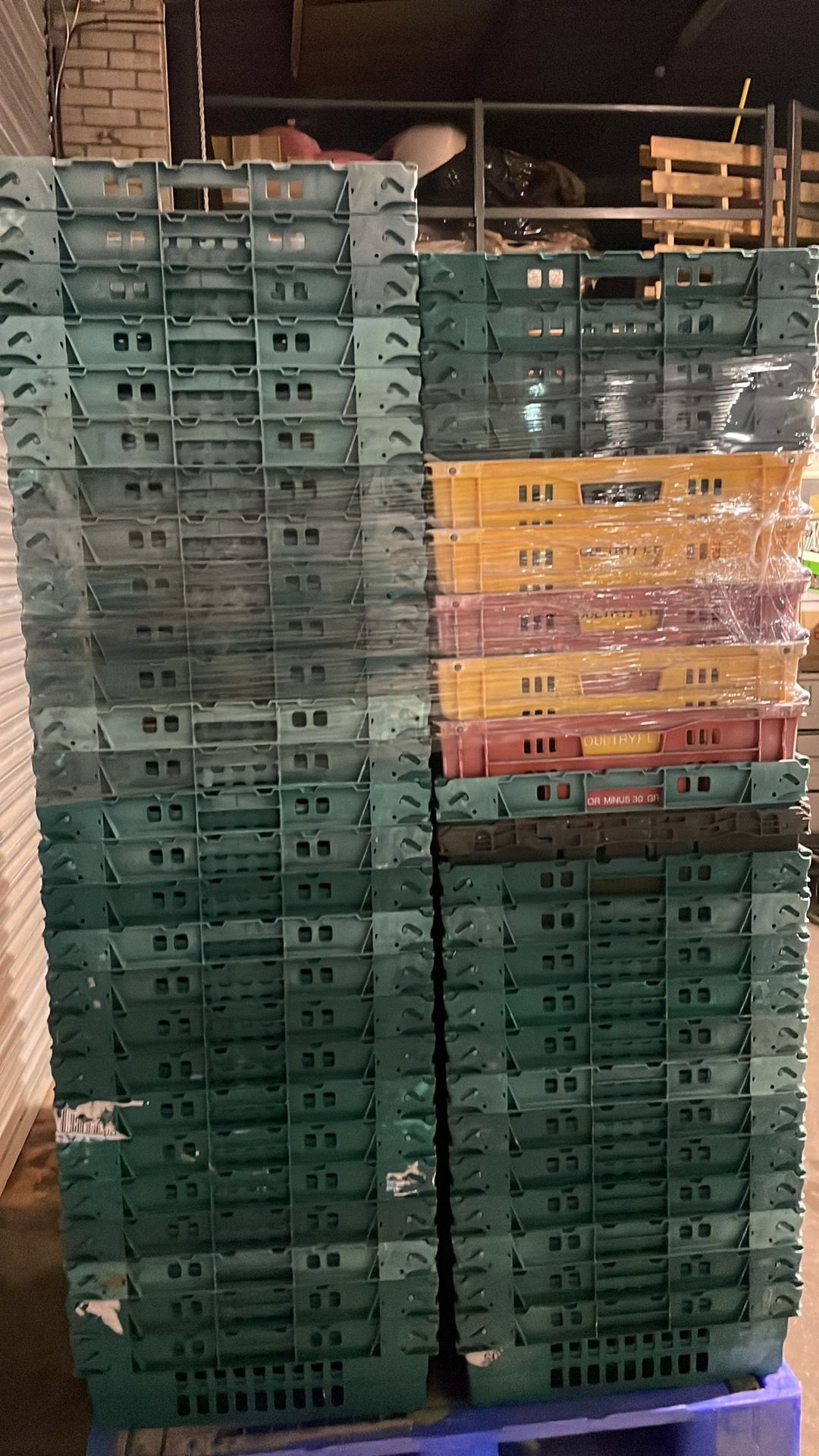 Pallet of Approximately 110 Plastic Stacking Crates | Size: 400 x 590mm - Image 4 of 4