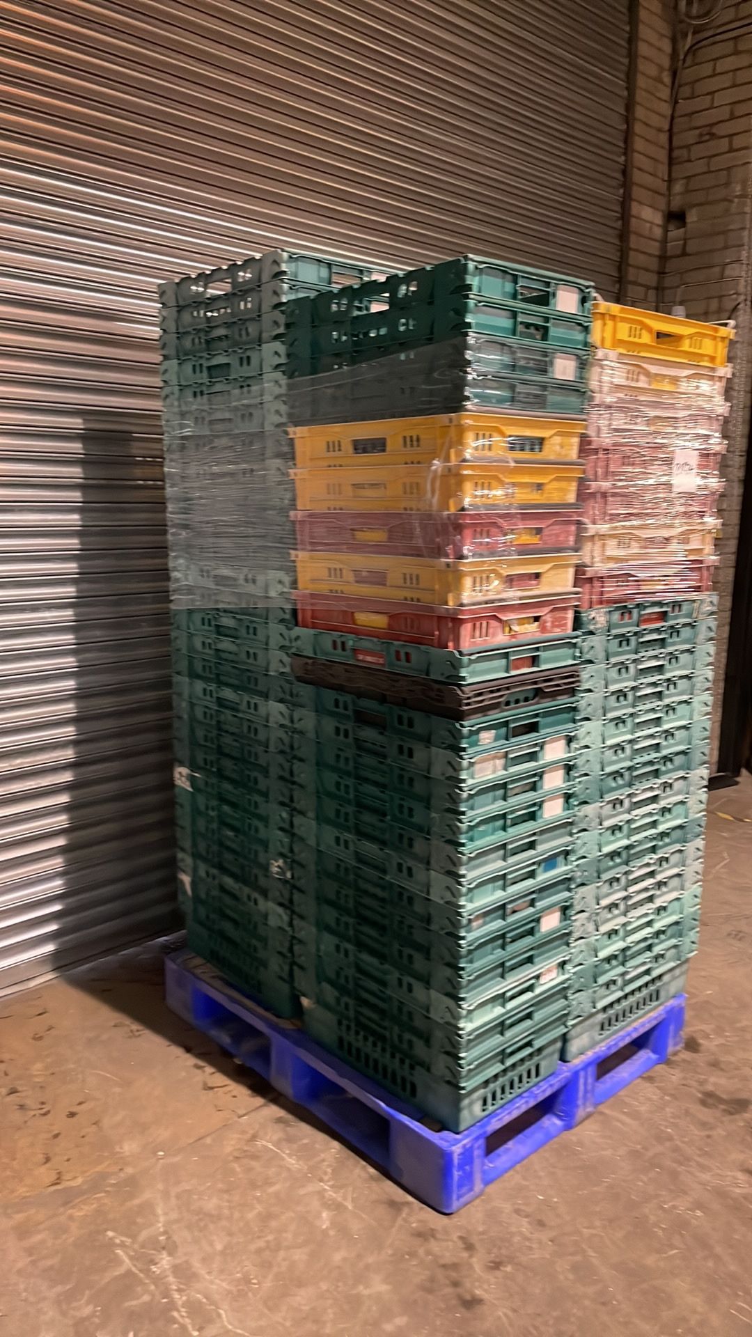 Pallet of Approximately 110 Plastic Stacking Crates | Size: 400 x 590mm - Image 3 of 4