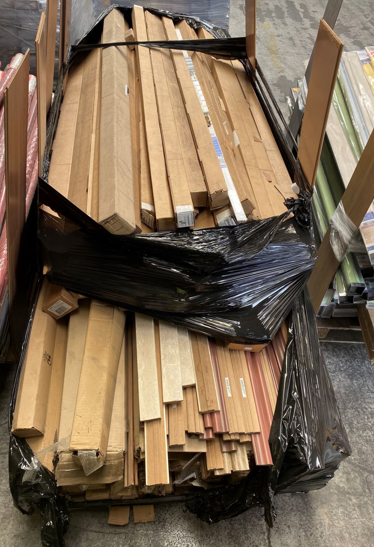 Mixed Pallet Of Various Wooden & Metal Trims, Thresholds & Tracks