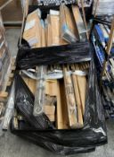 Mixed Pallet Of Various Blinds, Curtain Poles & Studio Poles